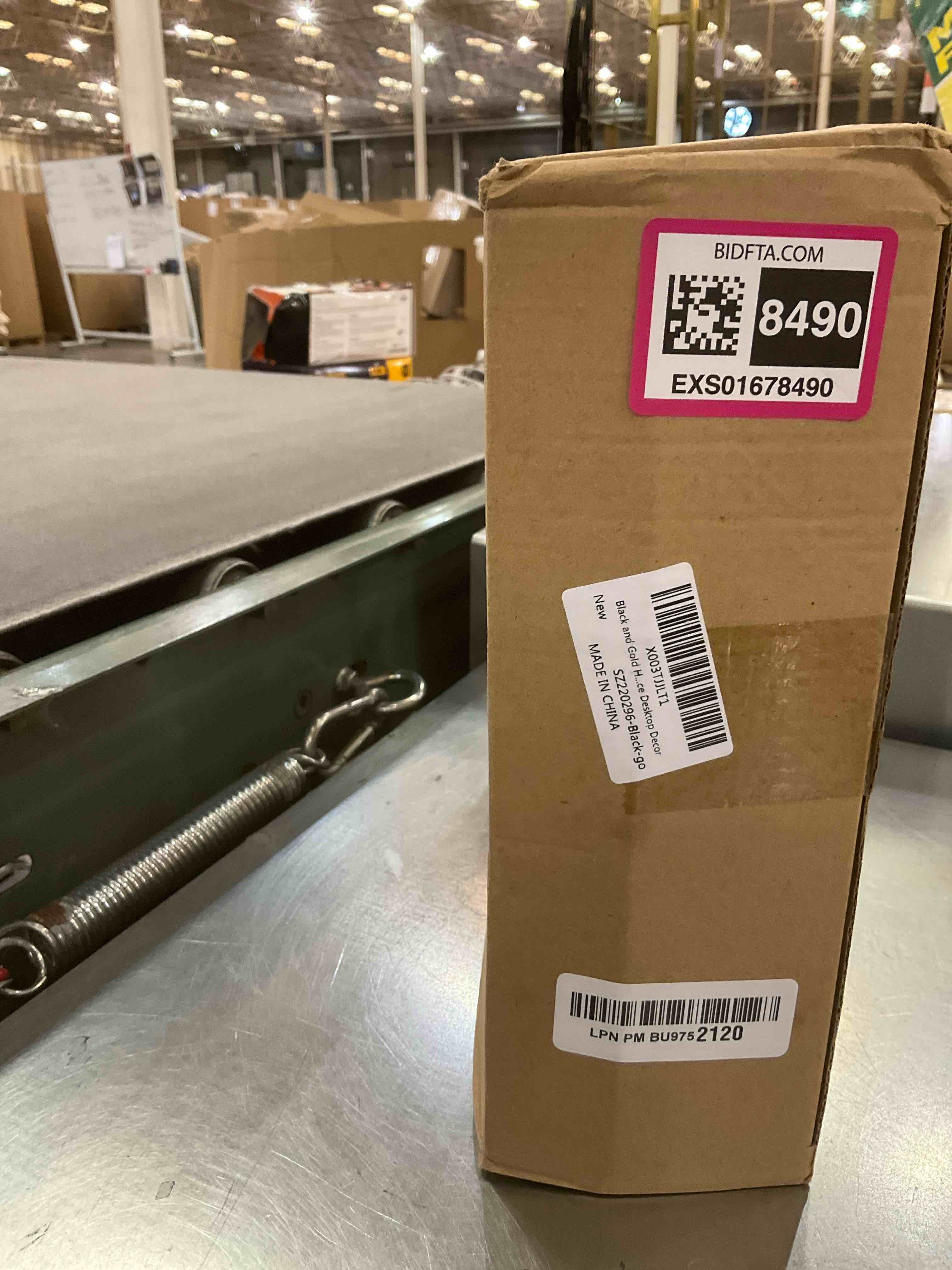 https://s3.amazonaws.com/lotting-images-prod/BargainHunt/EXS01678490_1714582866827.jpeg