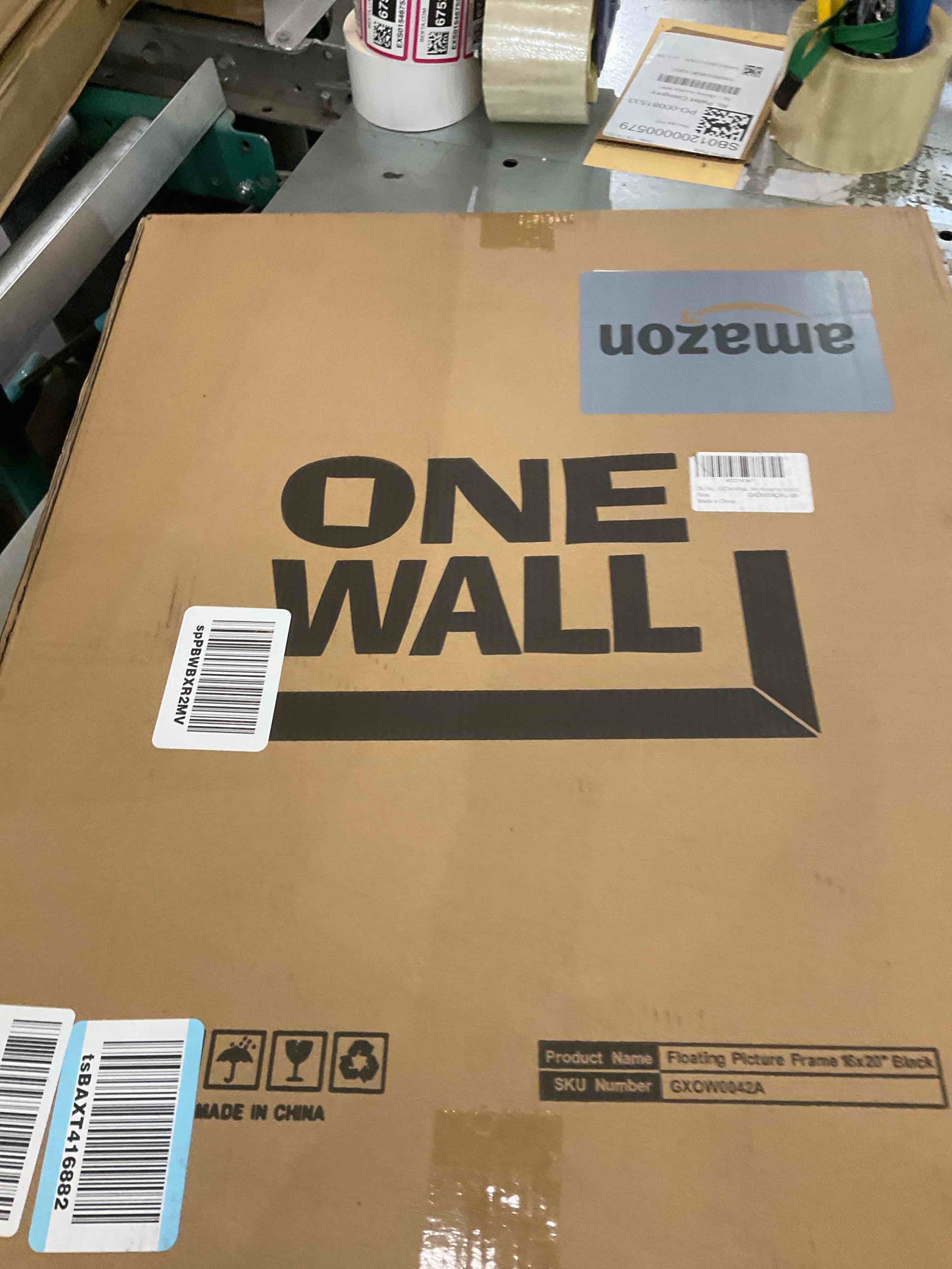 ONE WALL 16x20 Inch Floating Frame, Black Wood Double Glass Float Picture Frame Display 16x20/11x14 Inch Photos or Plant or Petal Specimens for Wall Hanging - Mounting Accessories Included