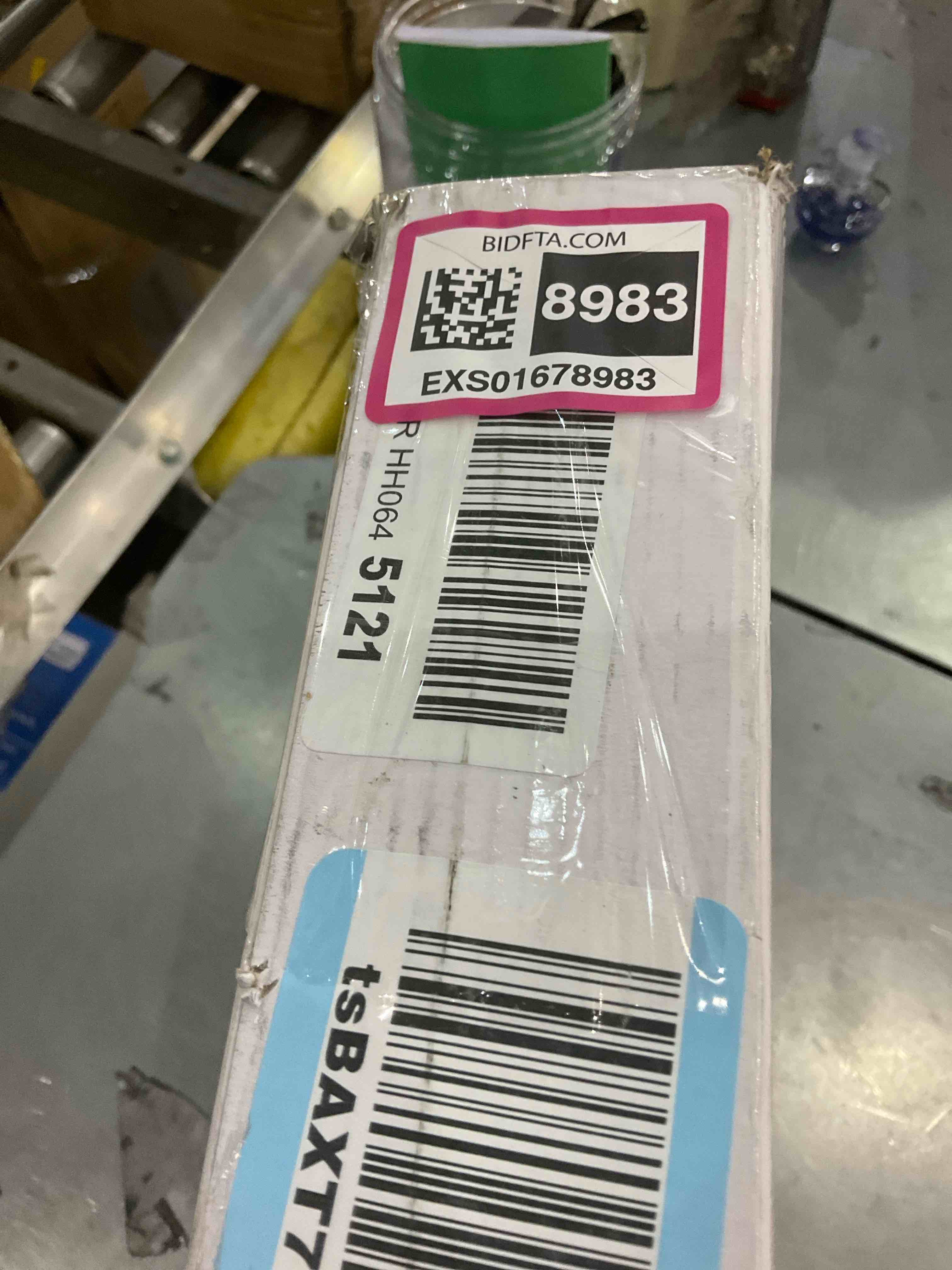 https://s3.amazonaws.com/lotting-images-prod/BargainHunt/EXS01678983_1714390058539.jpeg