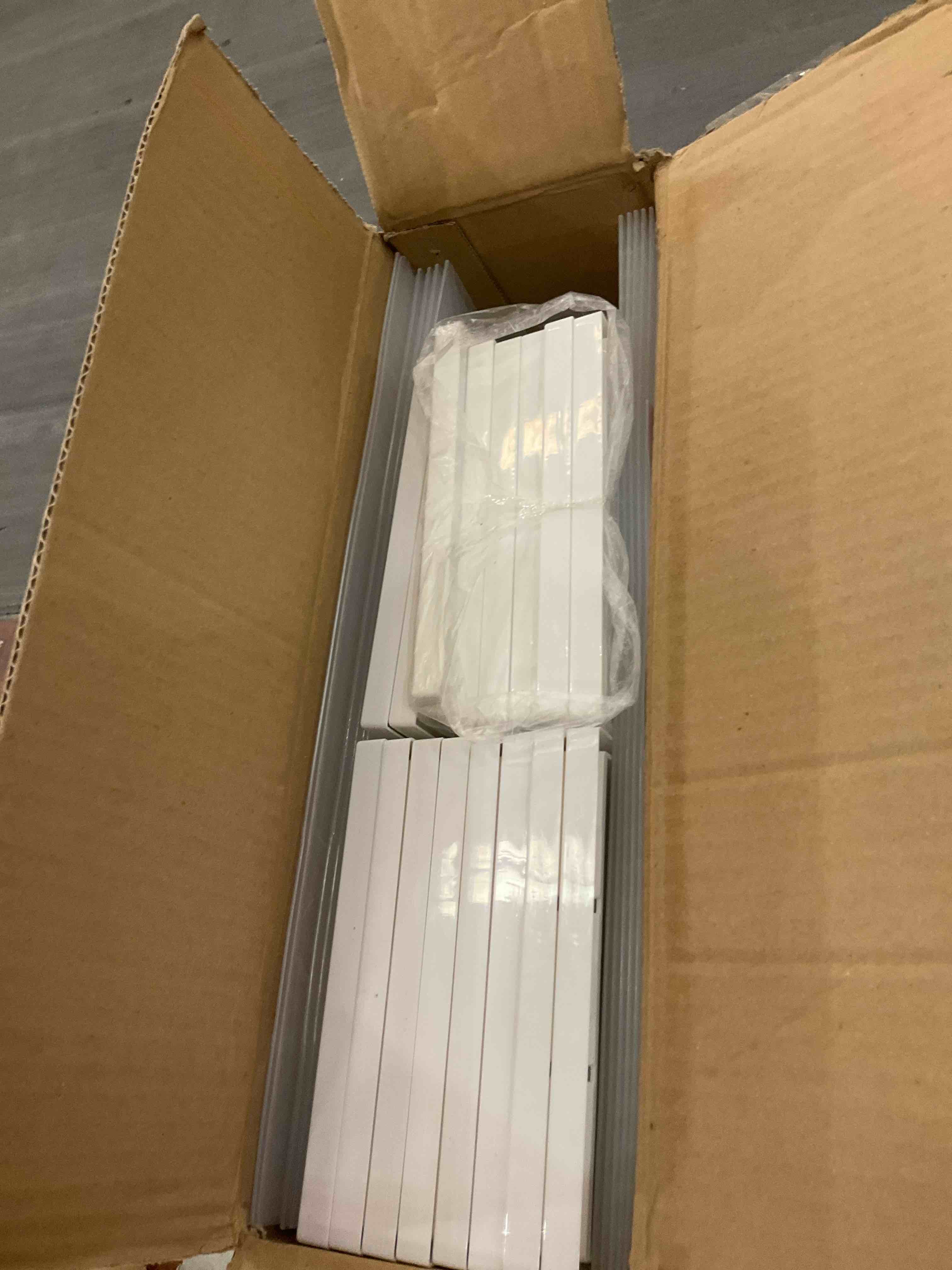 https://s3.amazonaws.com/lotting-images-prod/BargainHunt/EXS01679257_1713811102832.jpeg