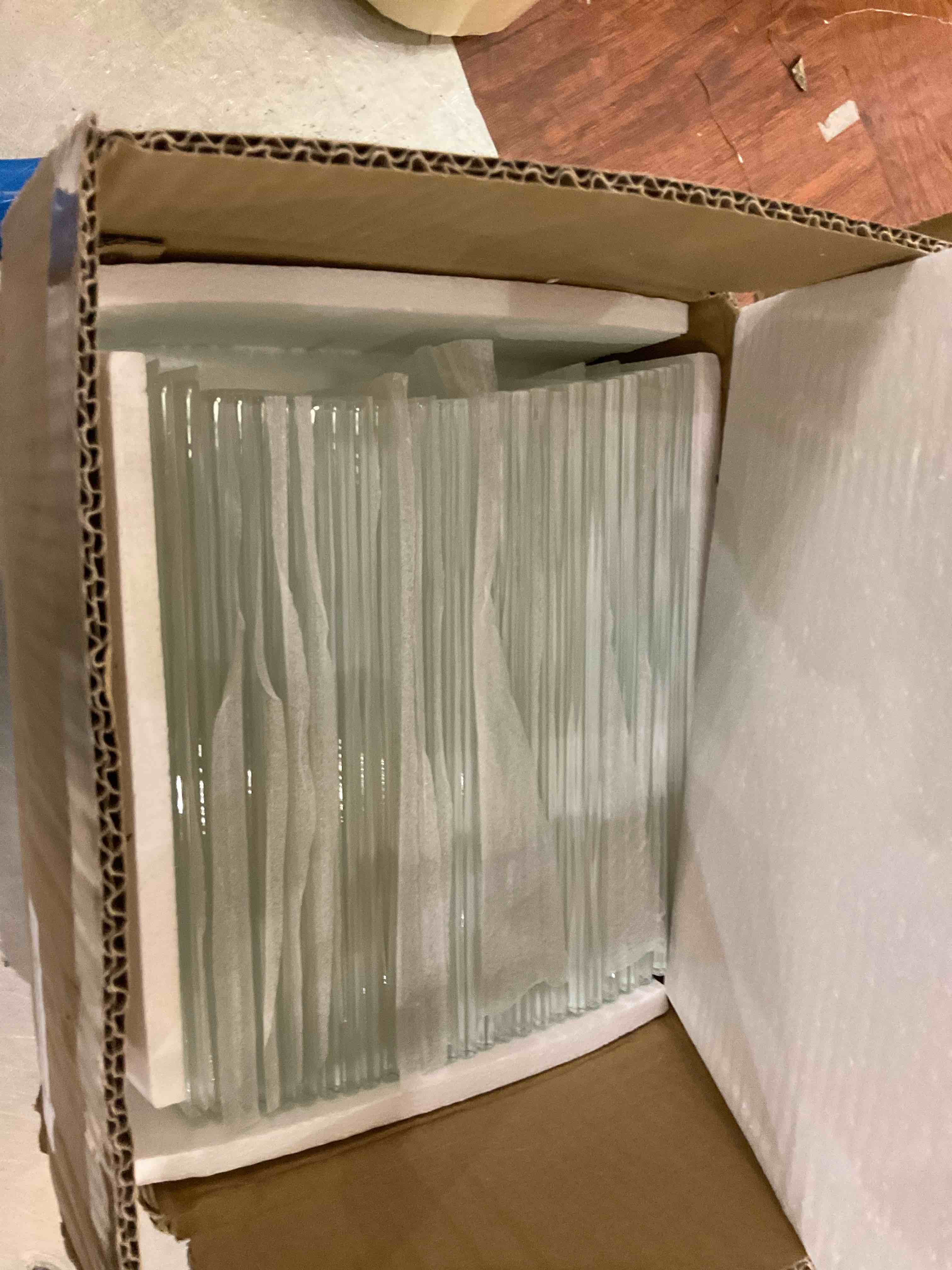 https://s3.amazonaws.com/lotting-images-prod/BargainHunt/EXS01679368_1713882225305.jpeg