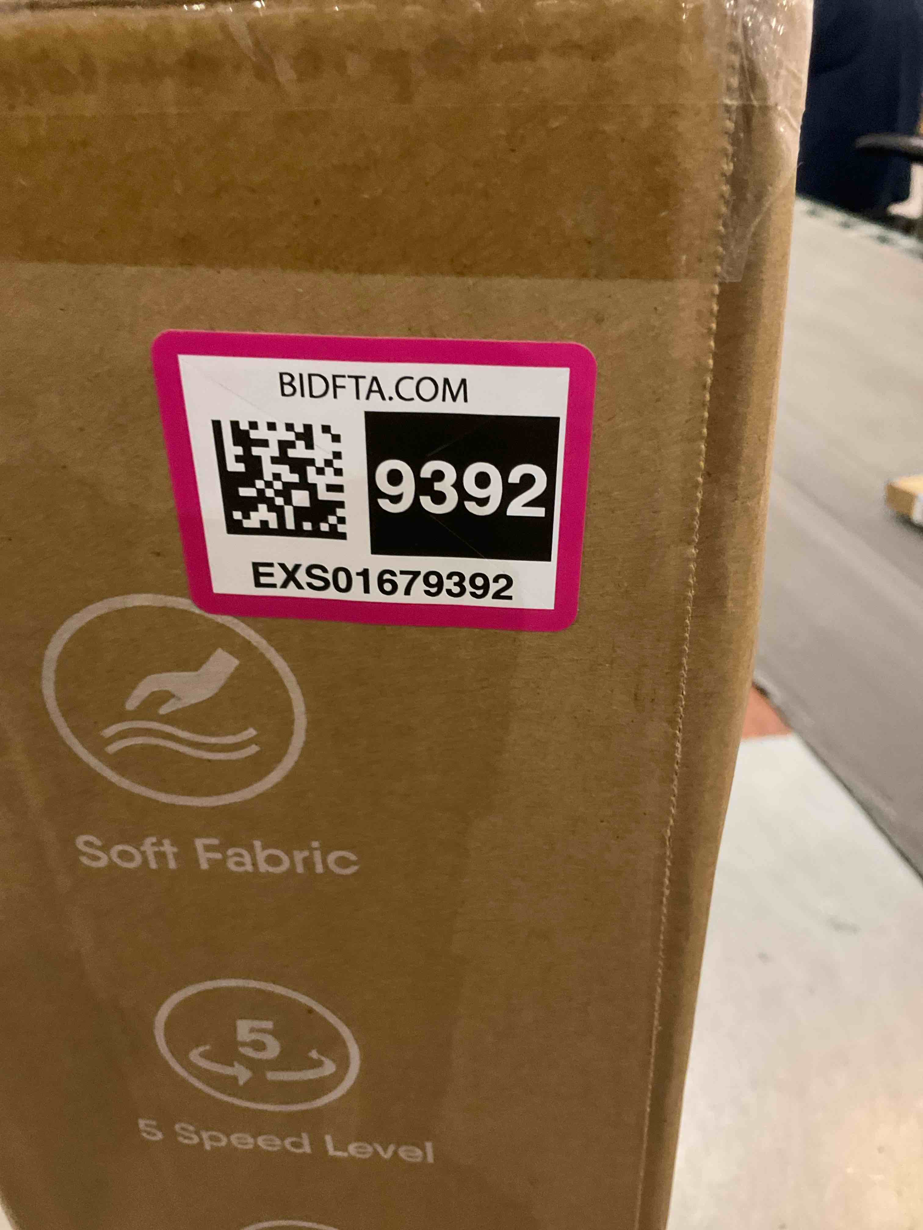 https://s3.amazonaws.com/lotting-images-prod/BargainHunt/EXS01679392_1713885476891.jpeg