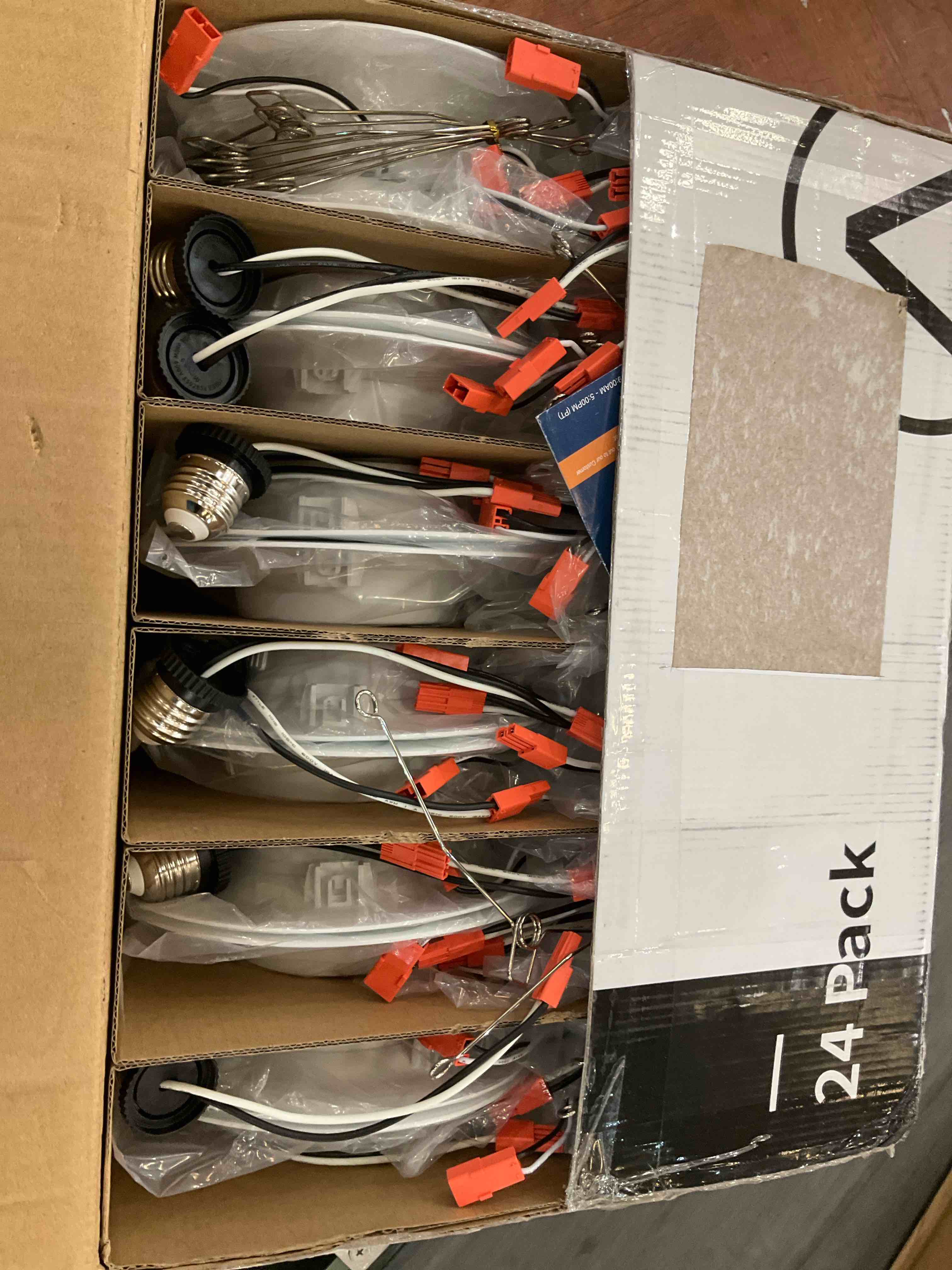 https://s3.amazonaws.com/lotting-images-prod/BargainHunt/EXS01679438_1713894325485.jpeg