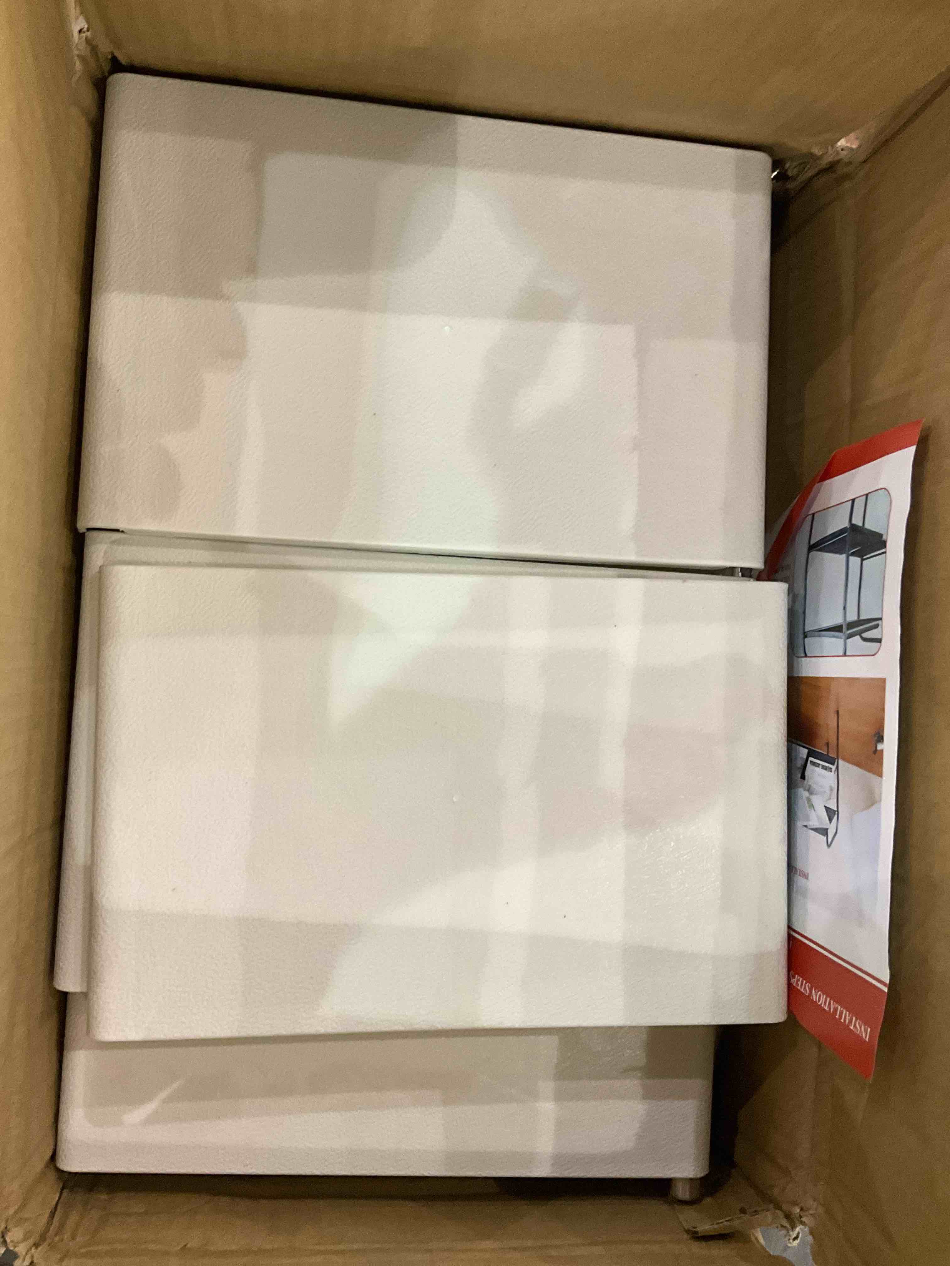 https://s3.amazonaws.com/lotting-images-prod/BargainHunt/EXS01679463_1713957728670.jpeg