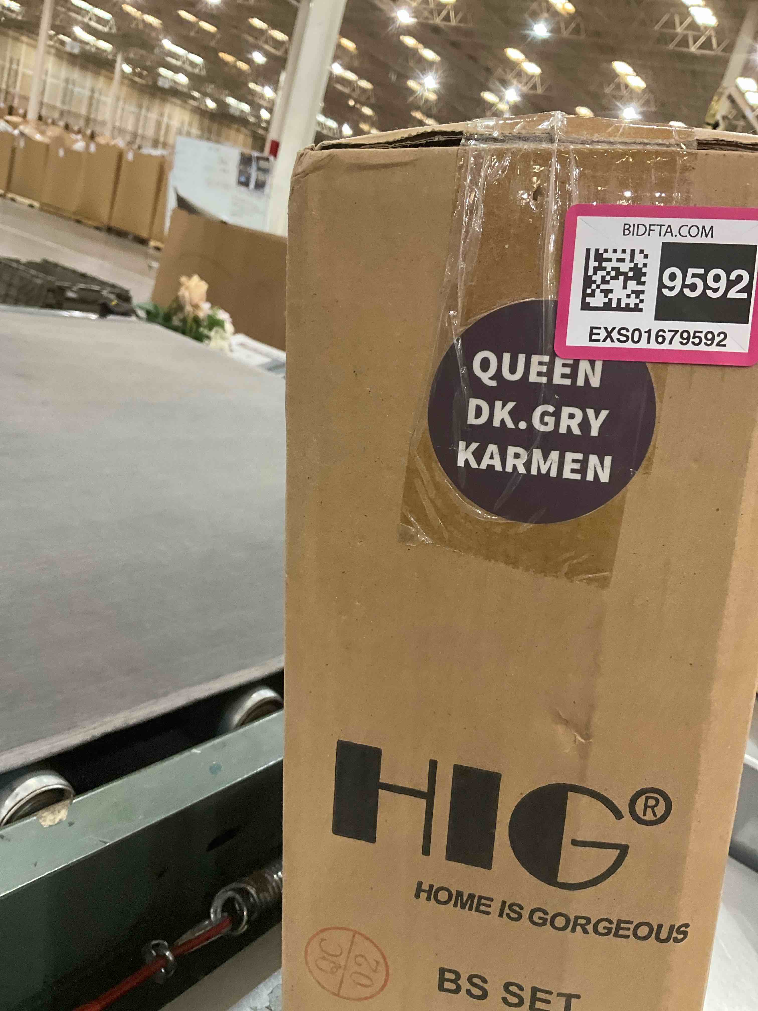 https://s3.amazonaws.com/lotting-images-prod/BargainHunt/EXS01679592_1713807184669.jpeg