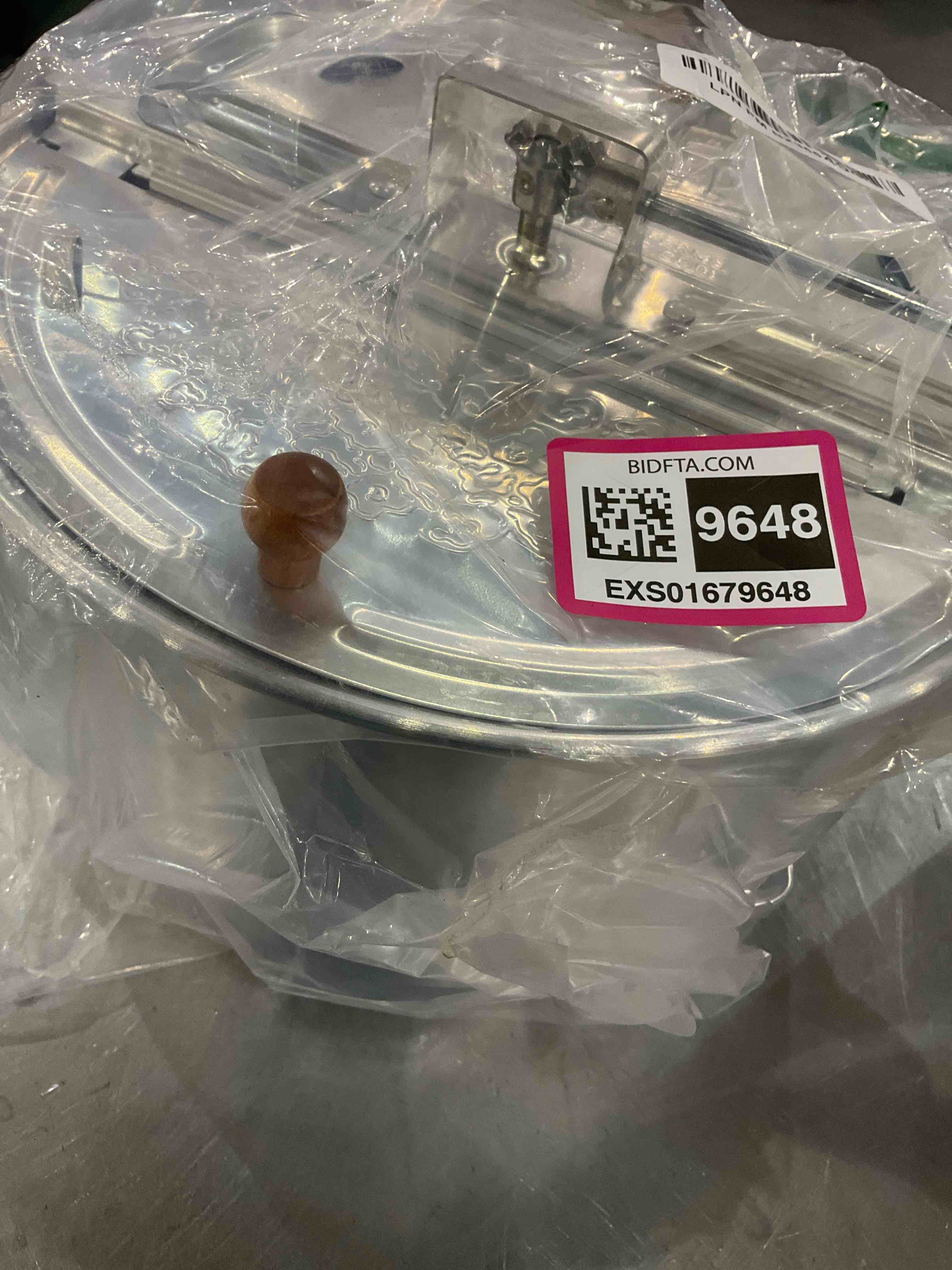 https://s3.amazonaws.com/lotting-images-prod/BargainHunt/EXS01679648_1713873157407.jpeg