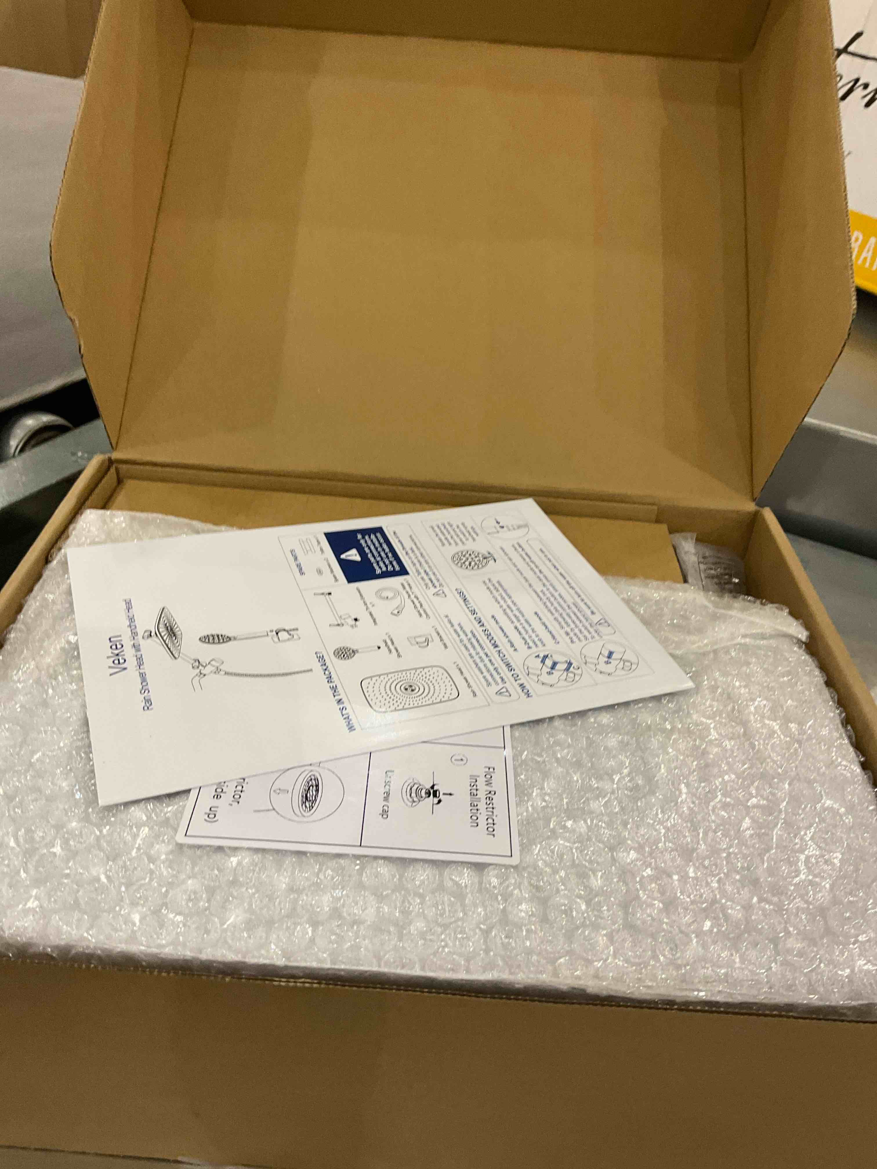 https://s3.amazonaws.com/lotting-images-prod/BargainHunt/EXS01679688_1713879044615.jpeg