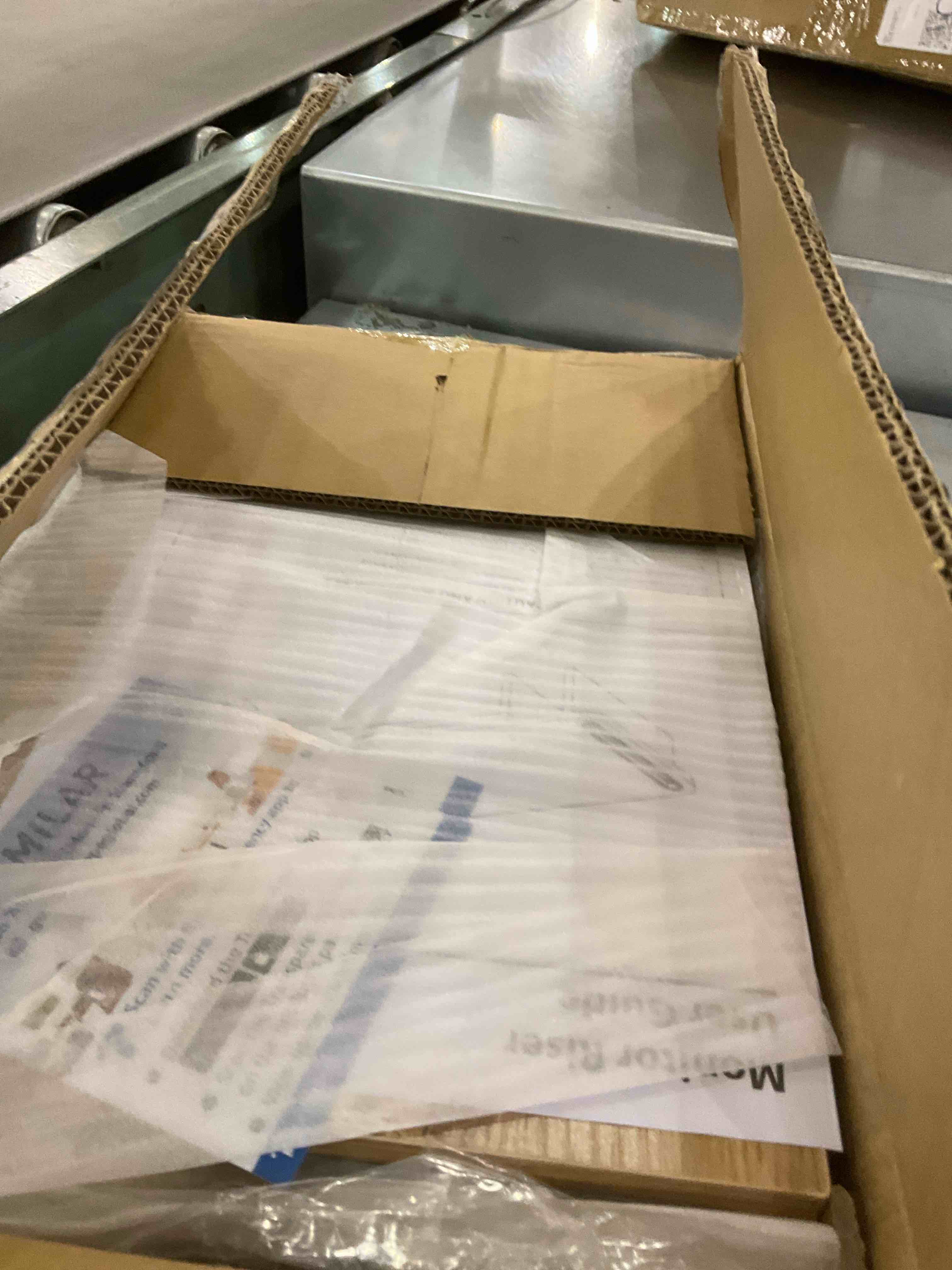 https://s3.amazonaws.com/lotting-images-prod/BargainHunt/EXS01679839_1713963292286.jpeg
