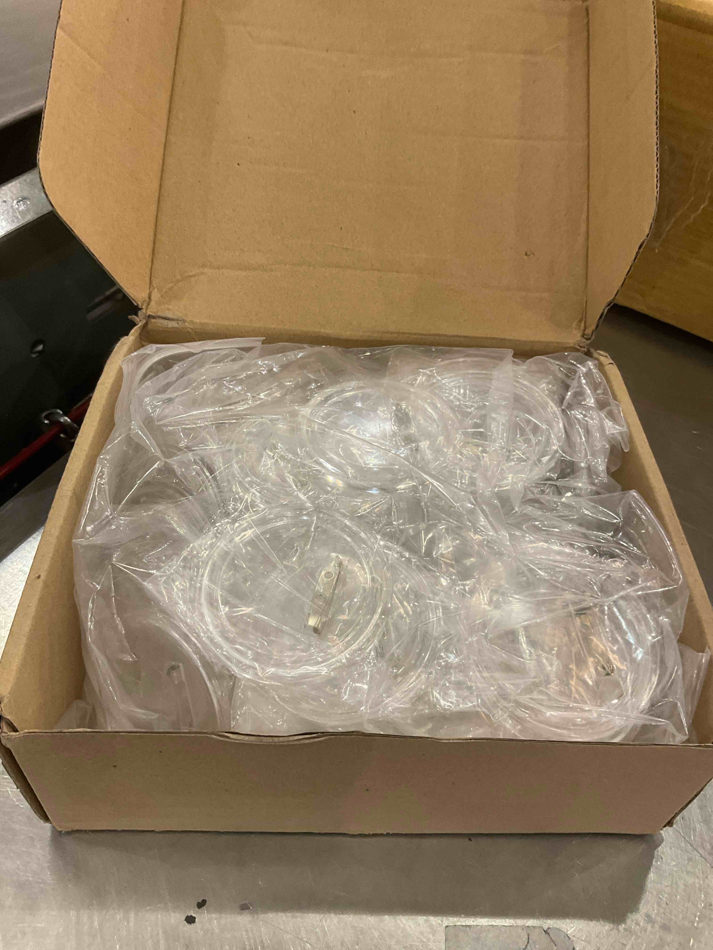 https://s3.amazonaws.com/lotting-images-prod/BargainHunt/EXS01679846_1713965619994.jpeg