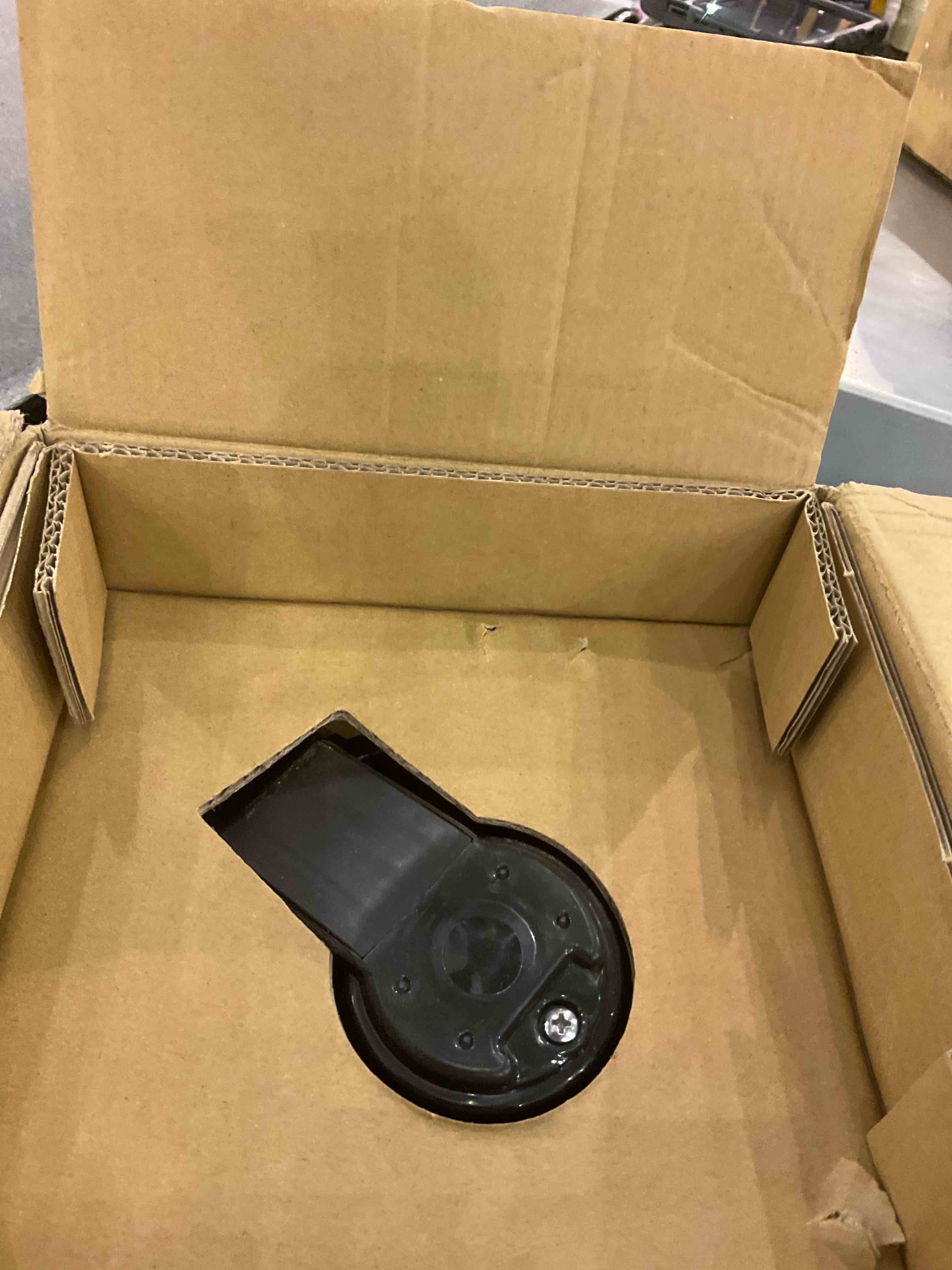 https://s3.amazonaws.com/lotting-images-prod/BargainHunt/EXS01679992_1714045015125.jpeg