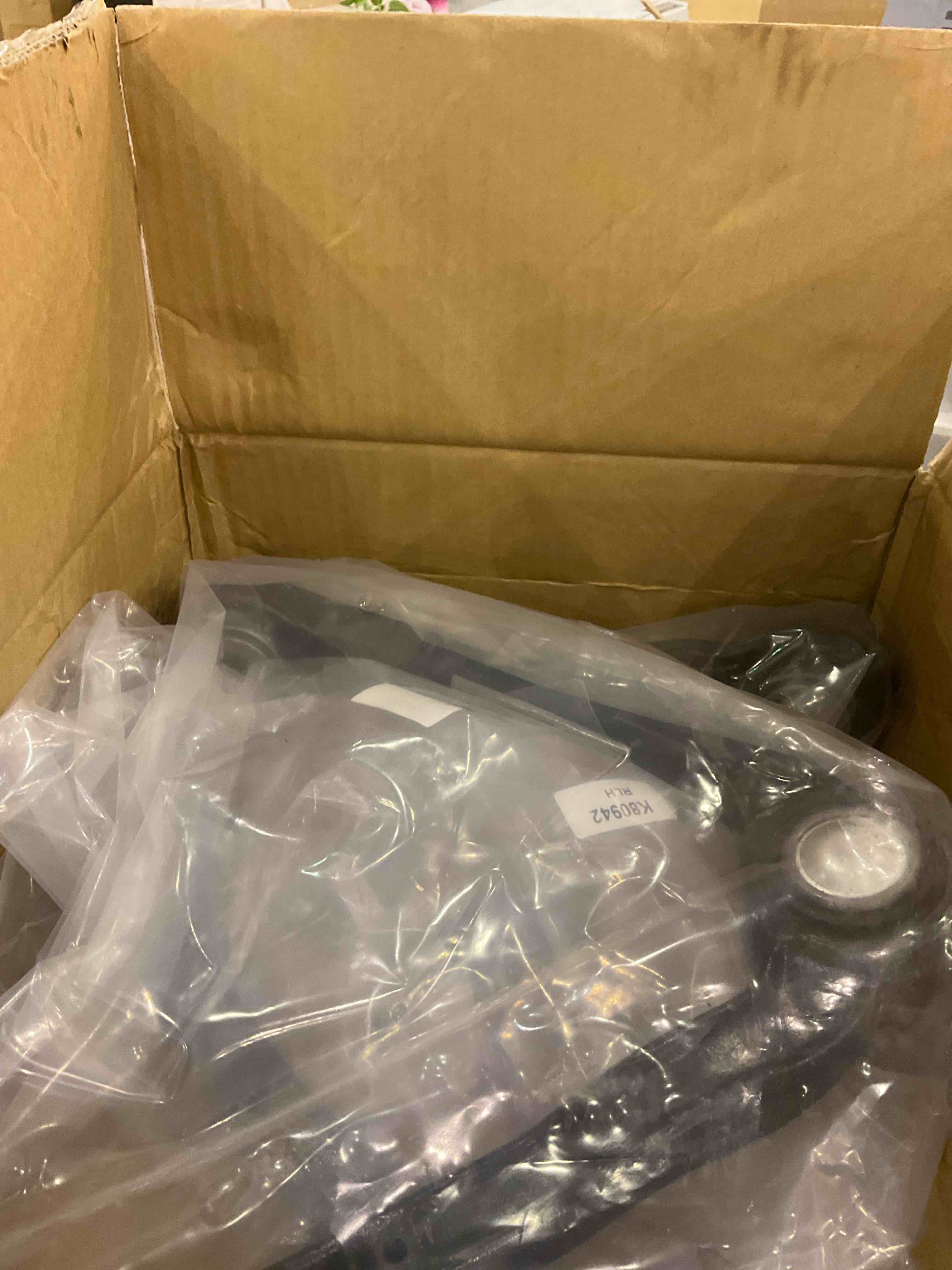 https://s3.amazonaws.com/lotting-images-prod/BargainHunt/EXS01679997_1714045433544.jpeg