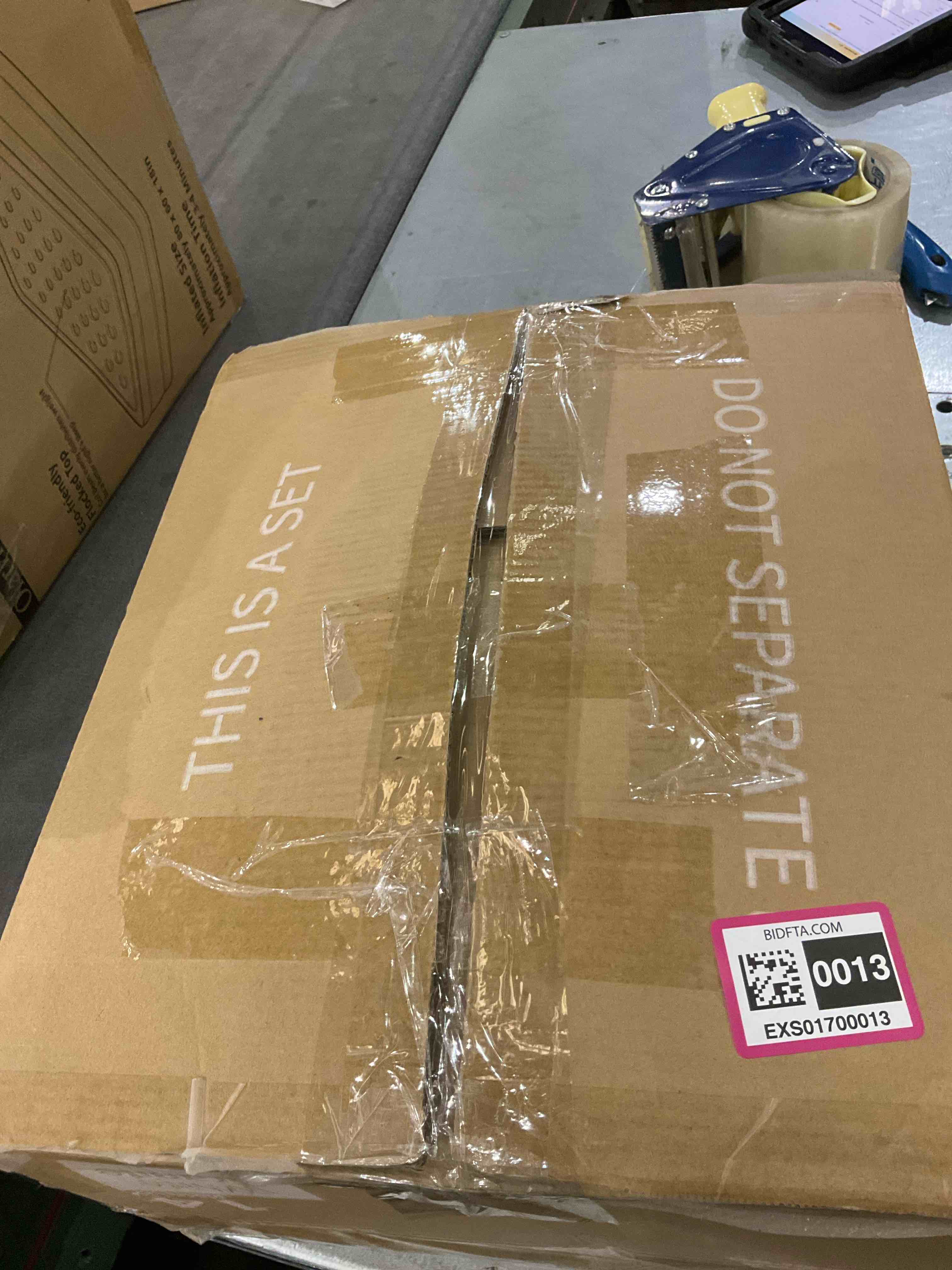 https://s3.amazonaws.com/lotting-images-prod/BargainHunt/EXS01700013_1713529975479.jpeg