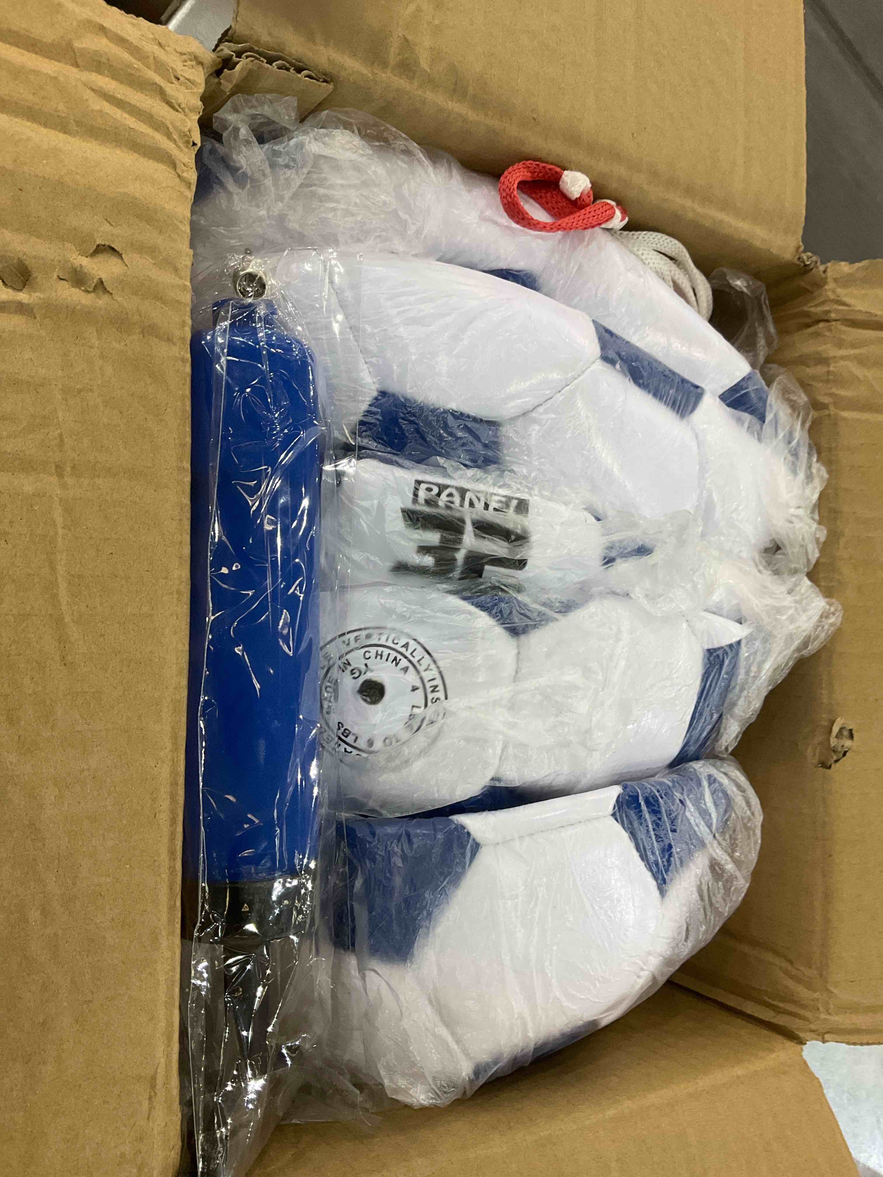 https://s3.amazonaws.com/lotting-images-prod/BargainHunt/EXS01700084_1713551708344.jpeg