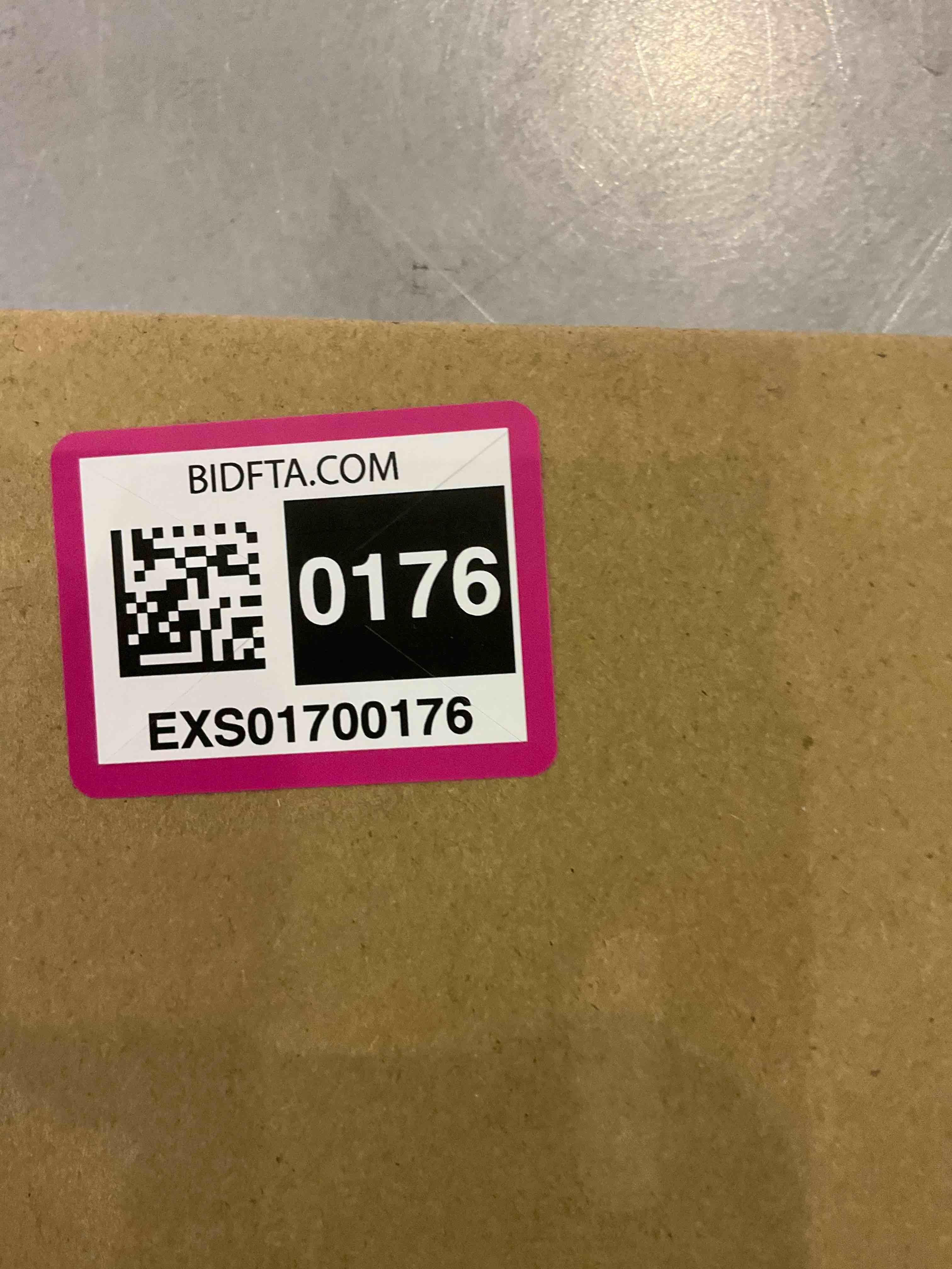 https://s3.amazonaws.com/lotting-images-prod/BargainHunt/EXS01700176_1714477265424.jpeg