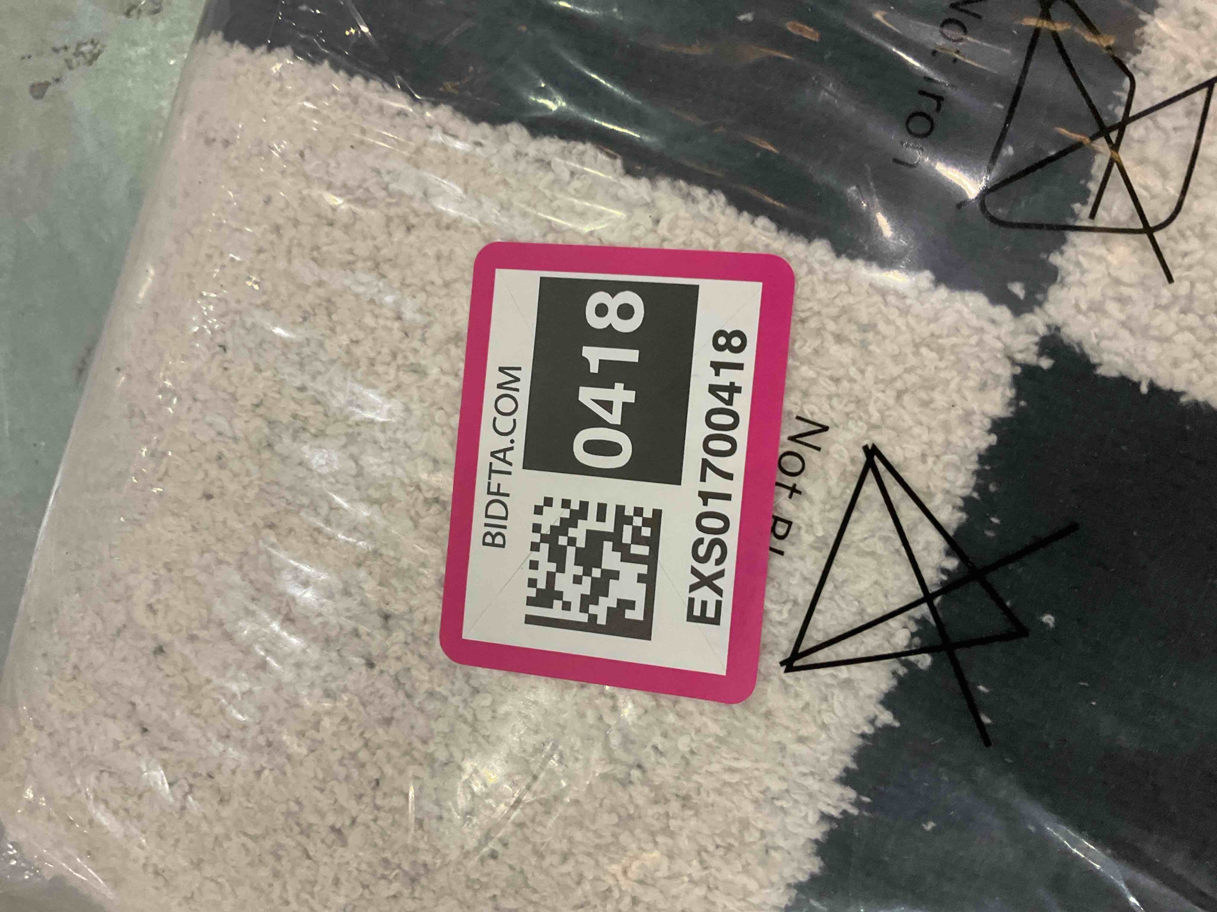 https://s3.amazonaws.com/lotting-images-prod/BargainHunt/EXS01700418_1715194619079.jpeg