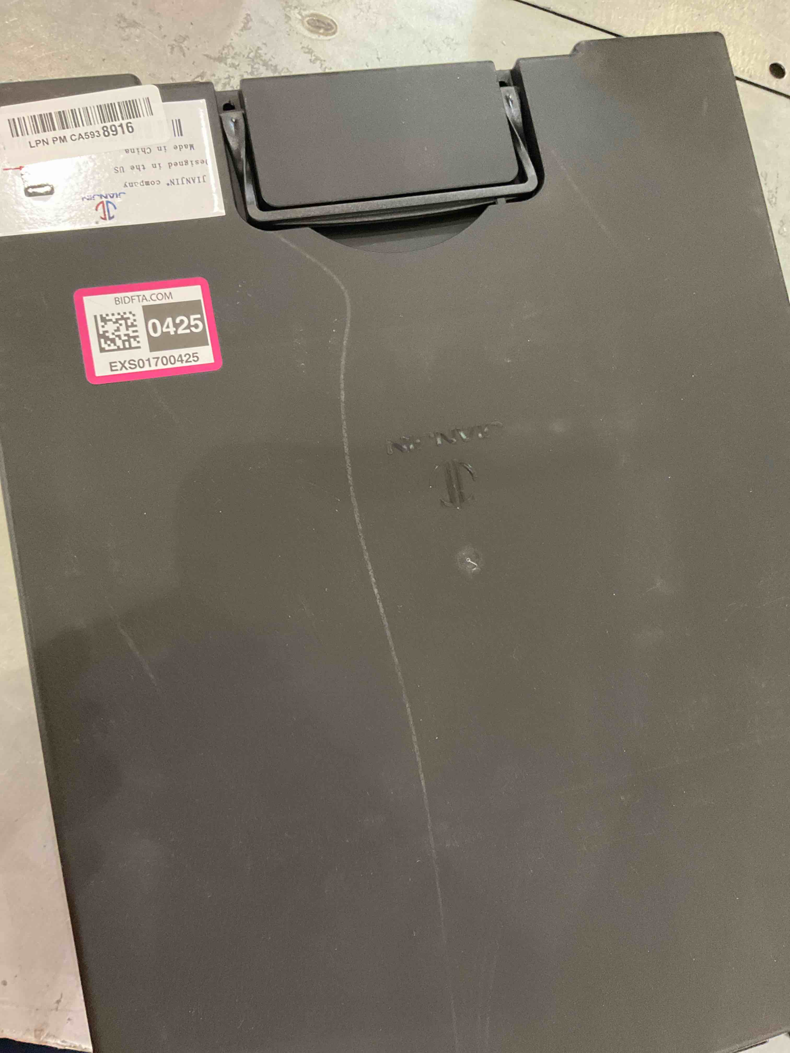 https://s3.amazonaws.com/lotting-images-prod/BargainHunt/EXS01700425_1715195929209.jpeg