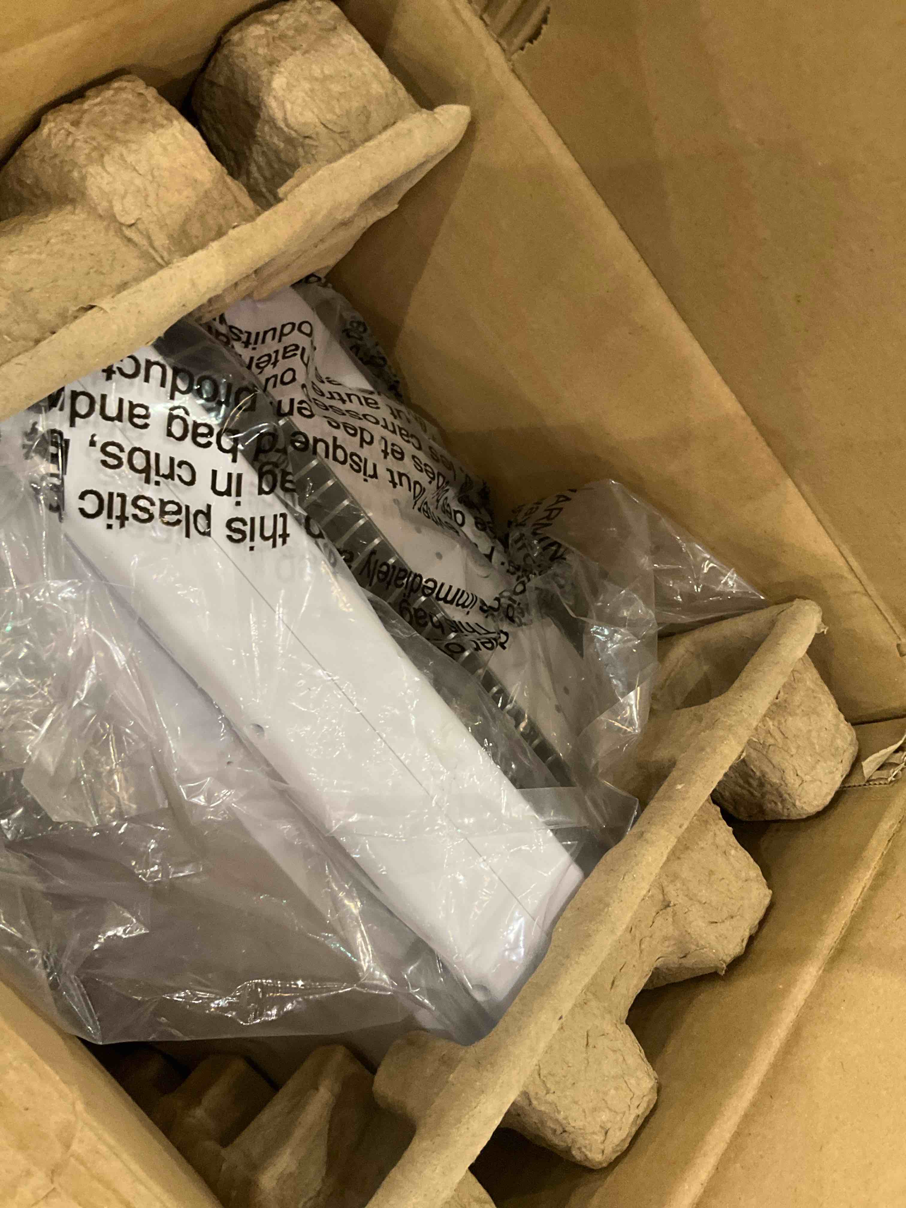 https://s3.amazonaws.com/lotting-images-prod/BargainHunt/EXS01700487_1715622597611.jpeg