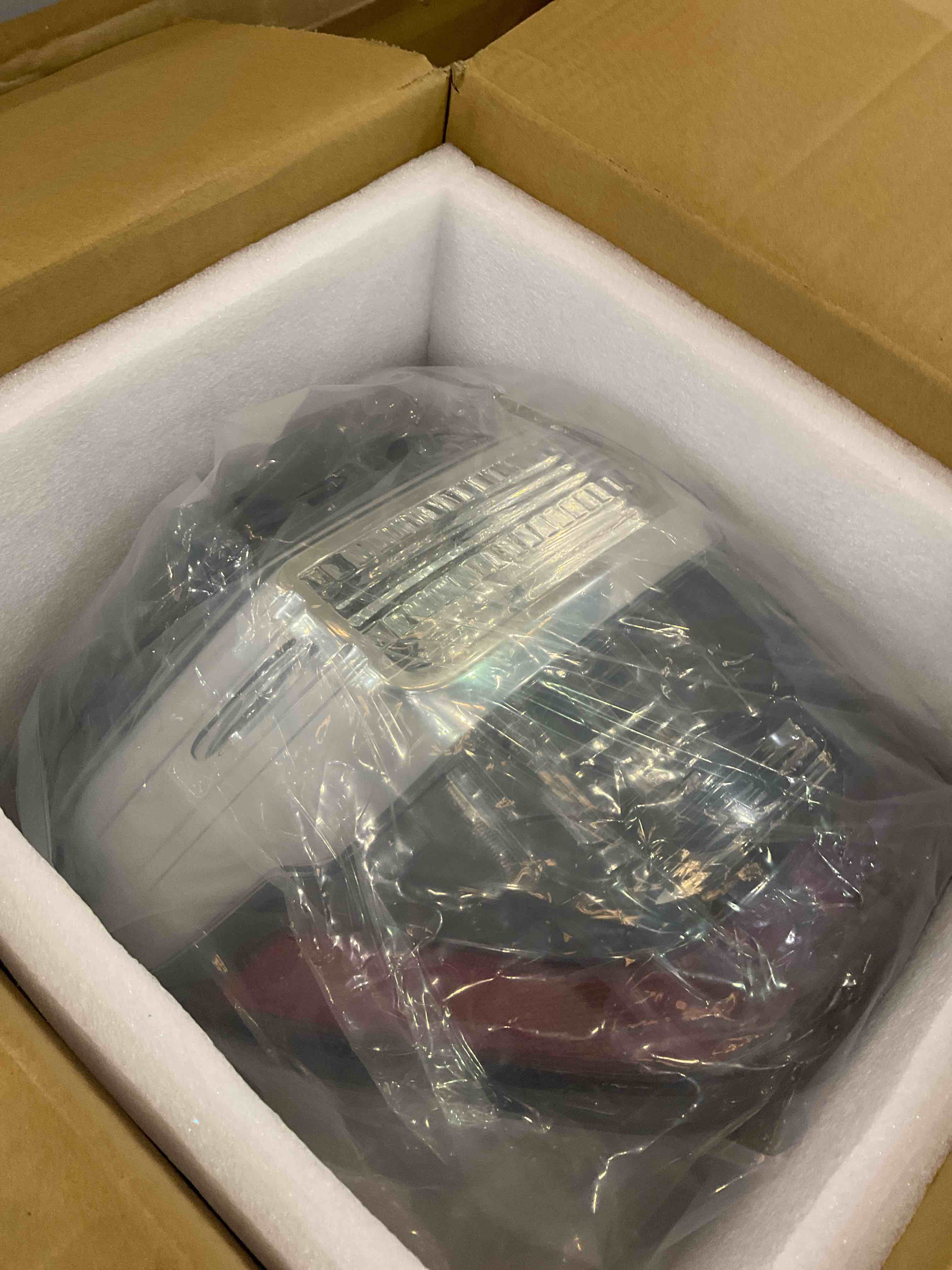 https://s3.amazonaws.com/lotting-images-prod/BargainHunt/EXS01700576_1712943363856.jpeg