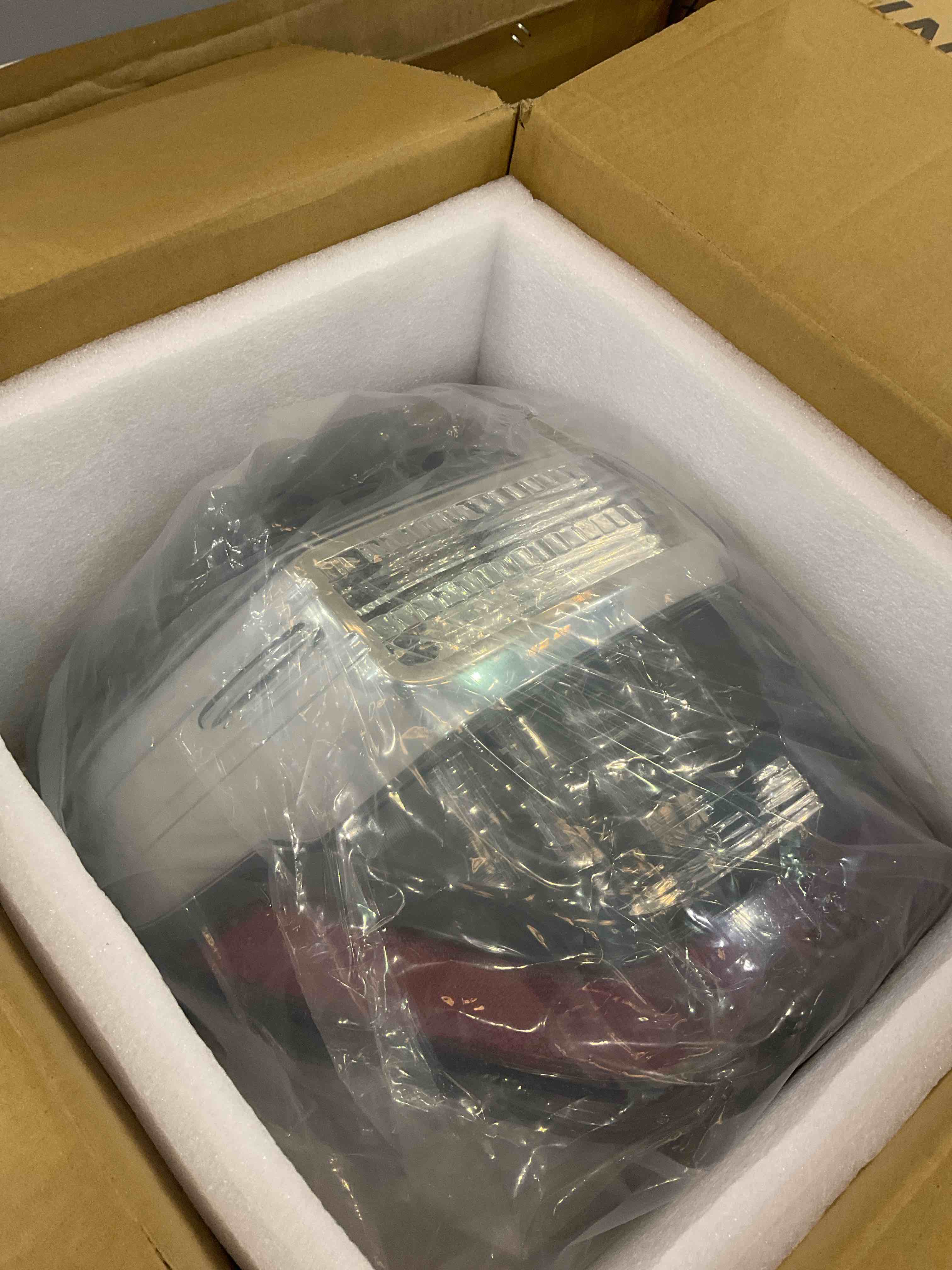 https://s3.amazonaws.com/lotting-images-prod/BargainHunt/EXS01700576_1712943365087.jpeg