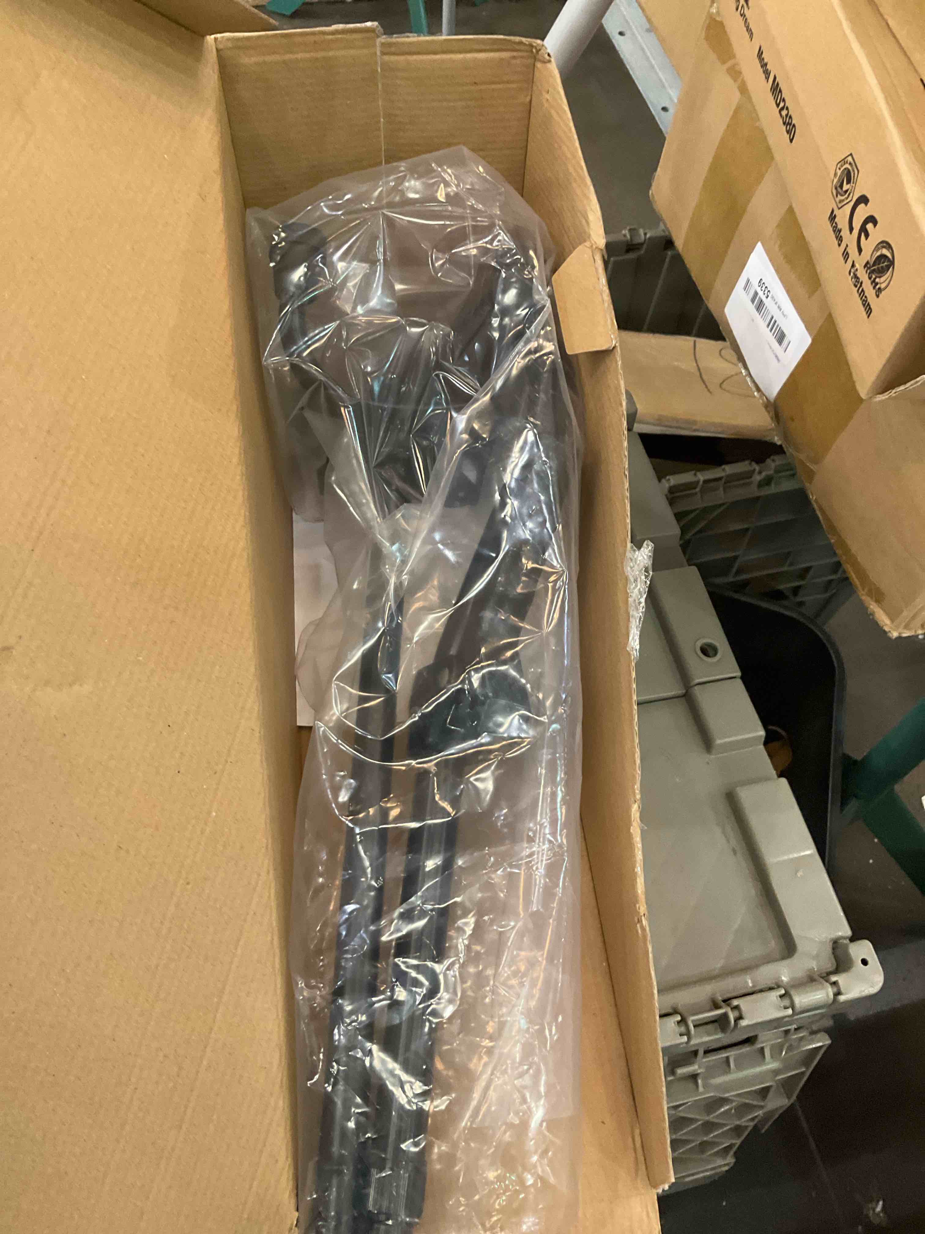 https://s3.amazonaws.com/lotting-images-prod/BargainHunt/EXS01700775_1713206700360.jpeg