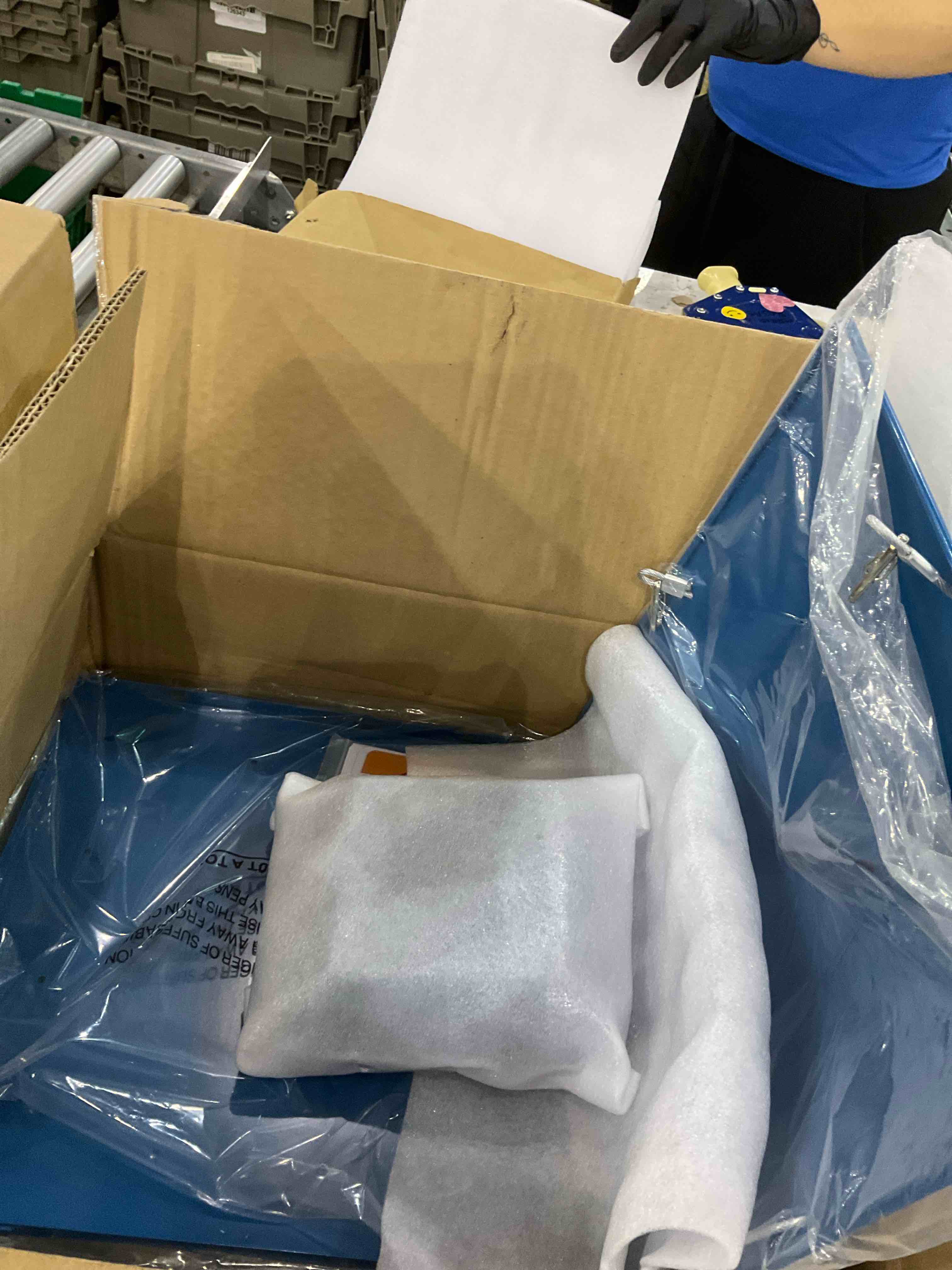 https://s3.amazonaws.com/lotting-images-prod/BargainHunt/EXS01700812_1713352960500.jpeg