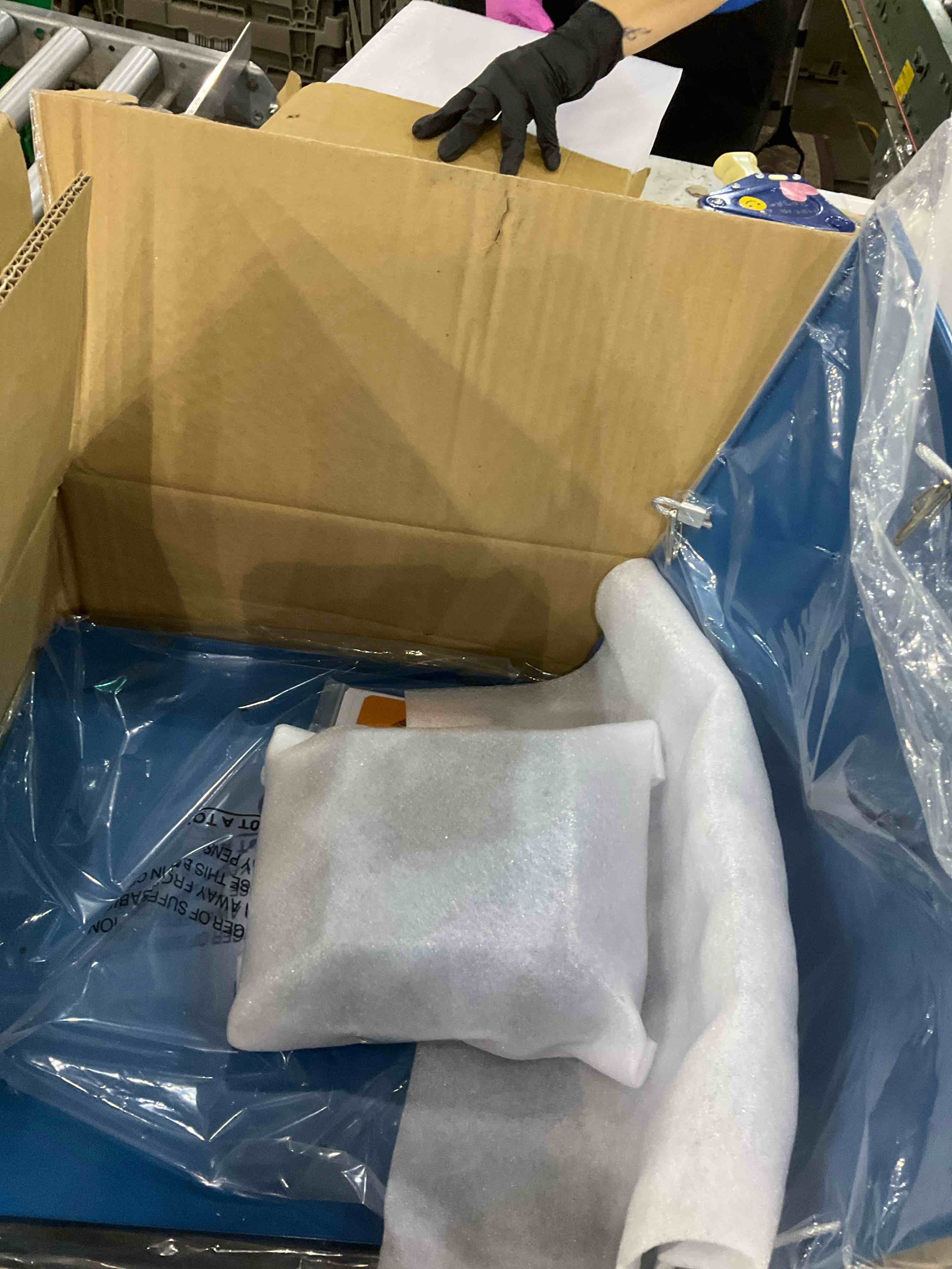 https://s3.amazonaws.com/lotting-images-prod/BargainHunt/EXS01700812_1713352963223.jpeg