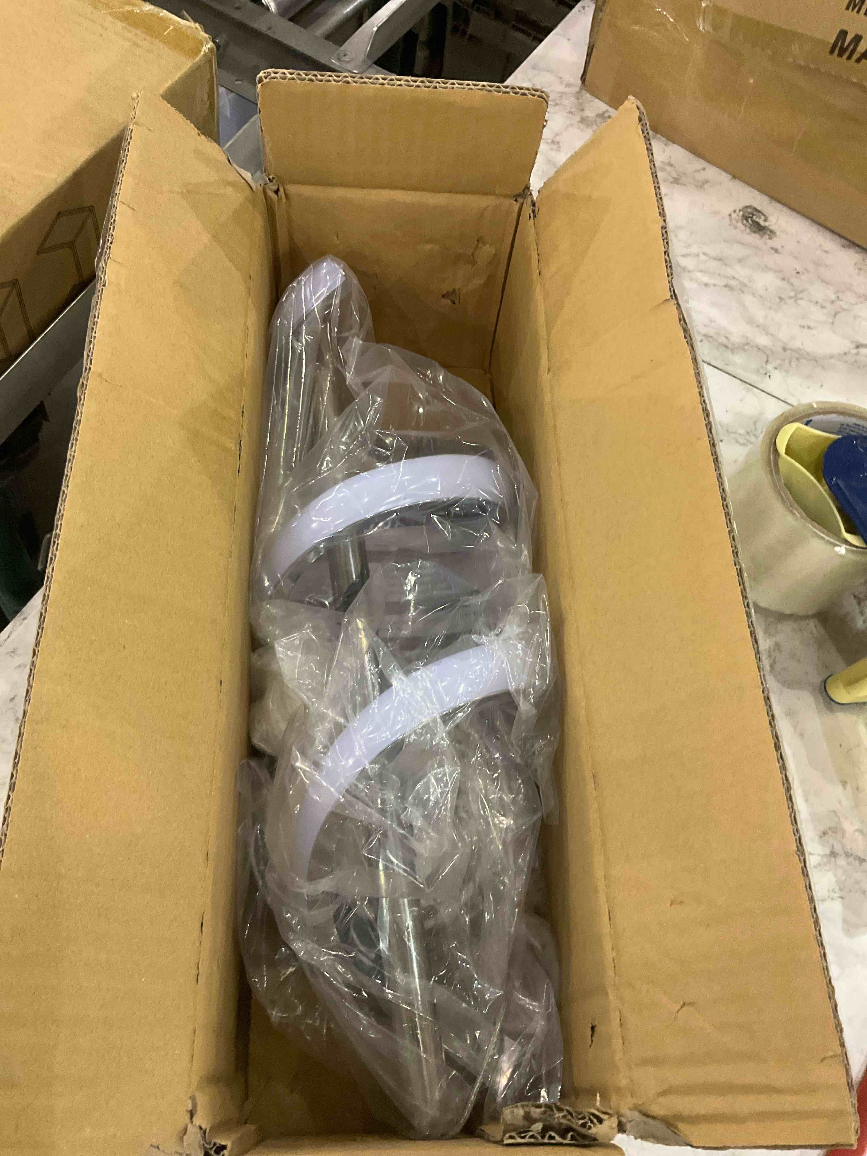 https://s3.amazonaws.com/lotting-images-prod/BargainHunt/EXS01700849_1713357790034.jpeg