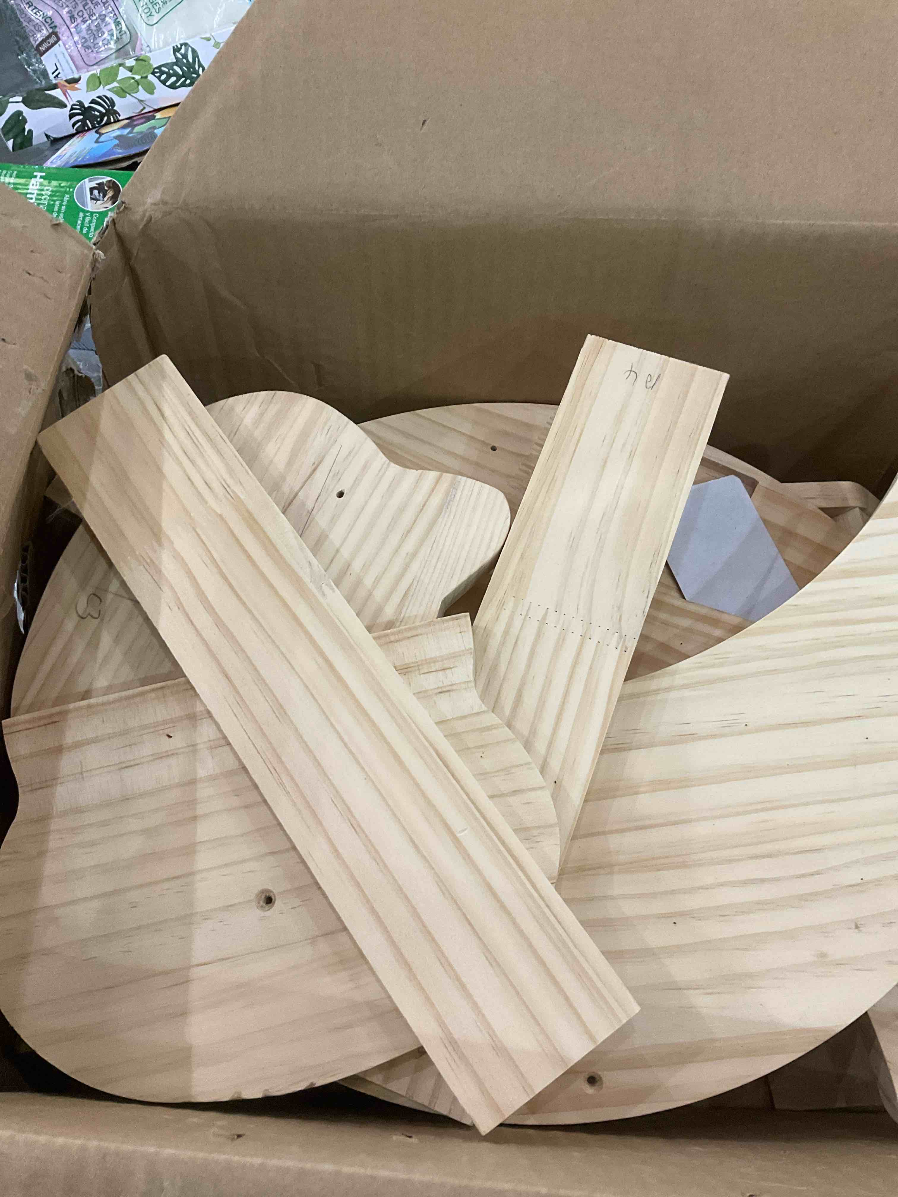 https://s3.amazonaws.com/lotting-images-prod/BargainHunt/EXS01700930_1713372015834.jpeg
