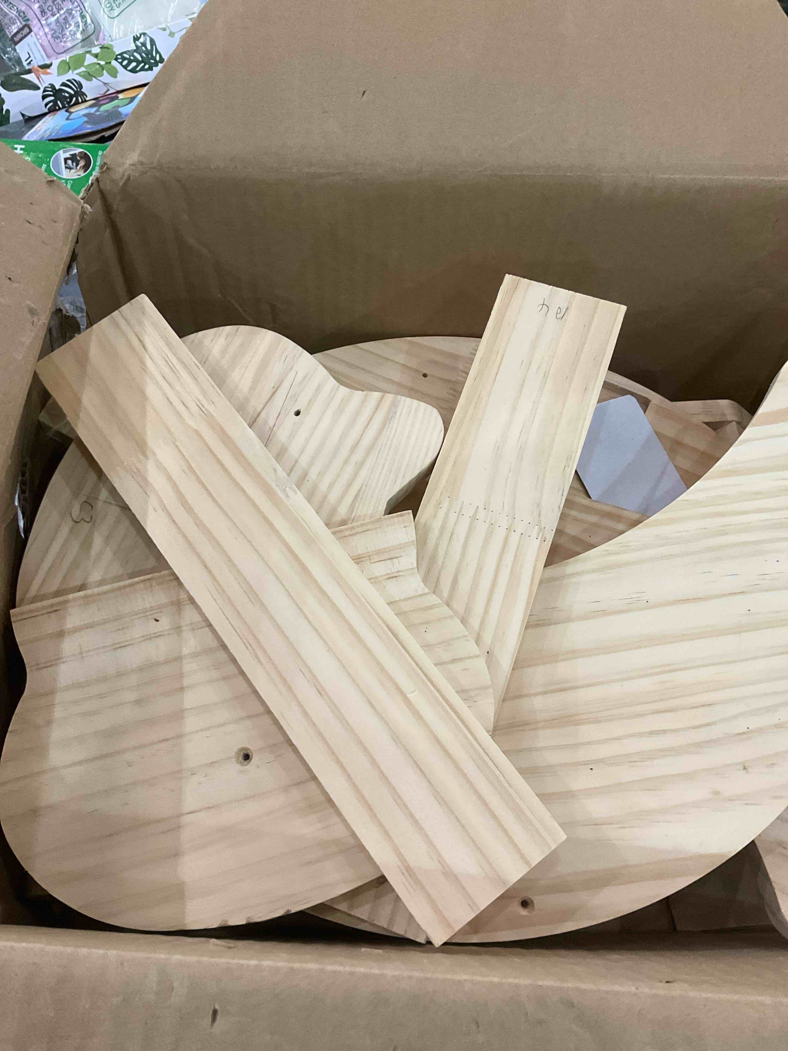 https://s3.amazonaws.com/lotting-images-prod/BargainHunt/EXS01700930_1713372017780.jpeg
