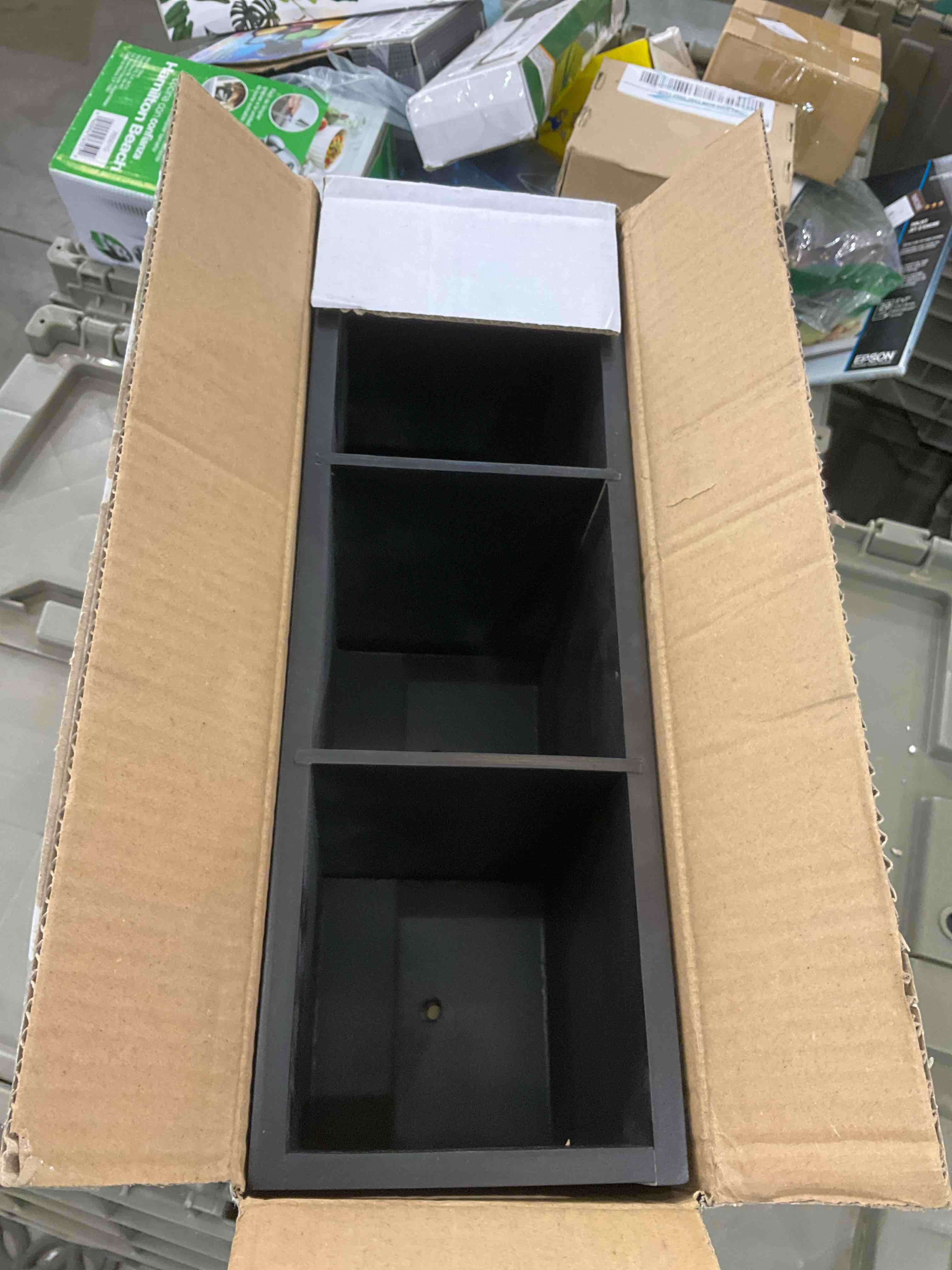 https://s3.amazonaws.com/lotting-images-prod/BargainHunt/EXS01700937_1713373167794.jpeg
