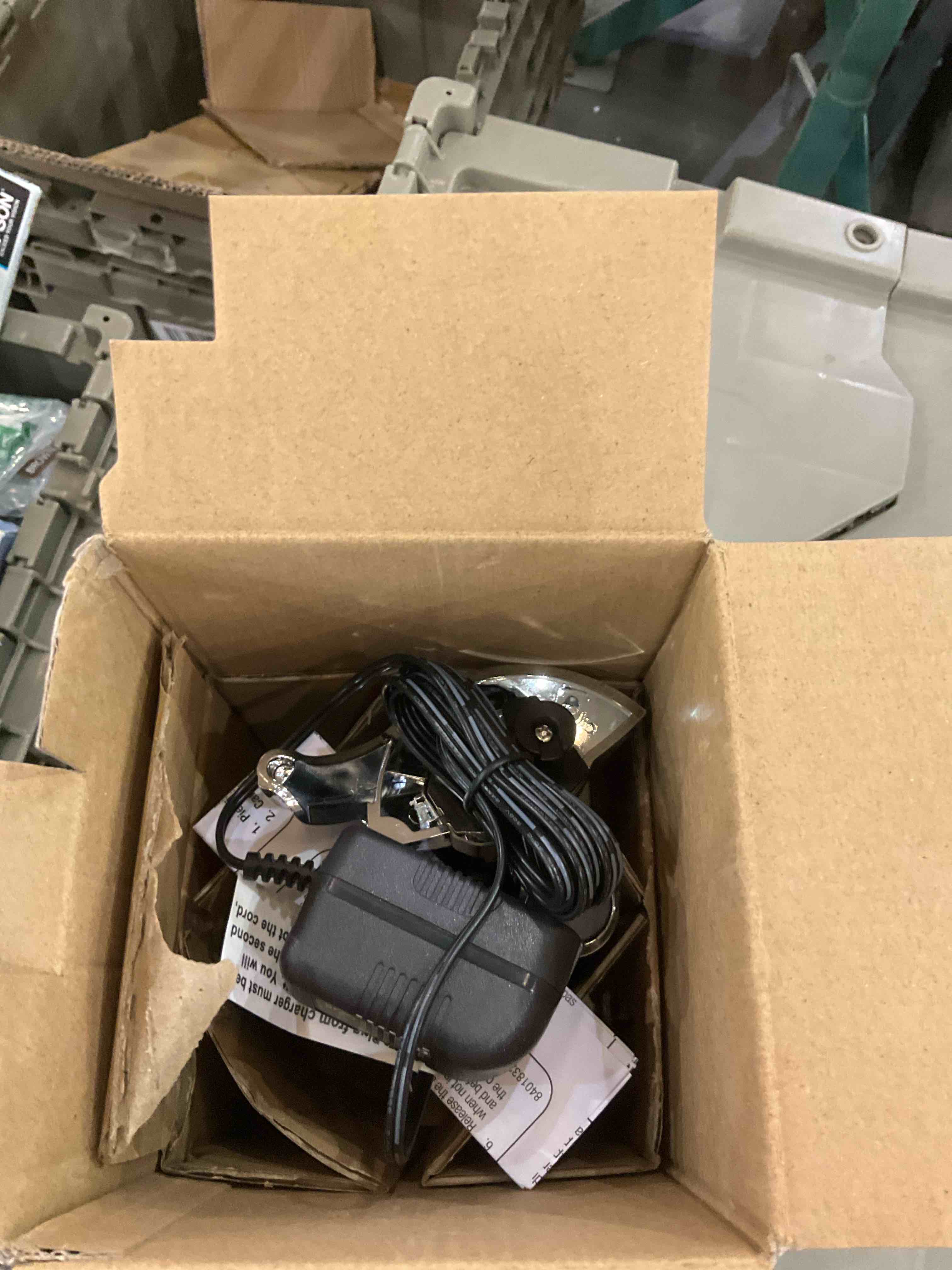 https://s3.amazonaws.com/lotting-images-prod/BargainHunt/EXS01700945_1713374179040.jpeg