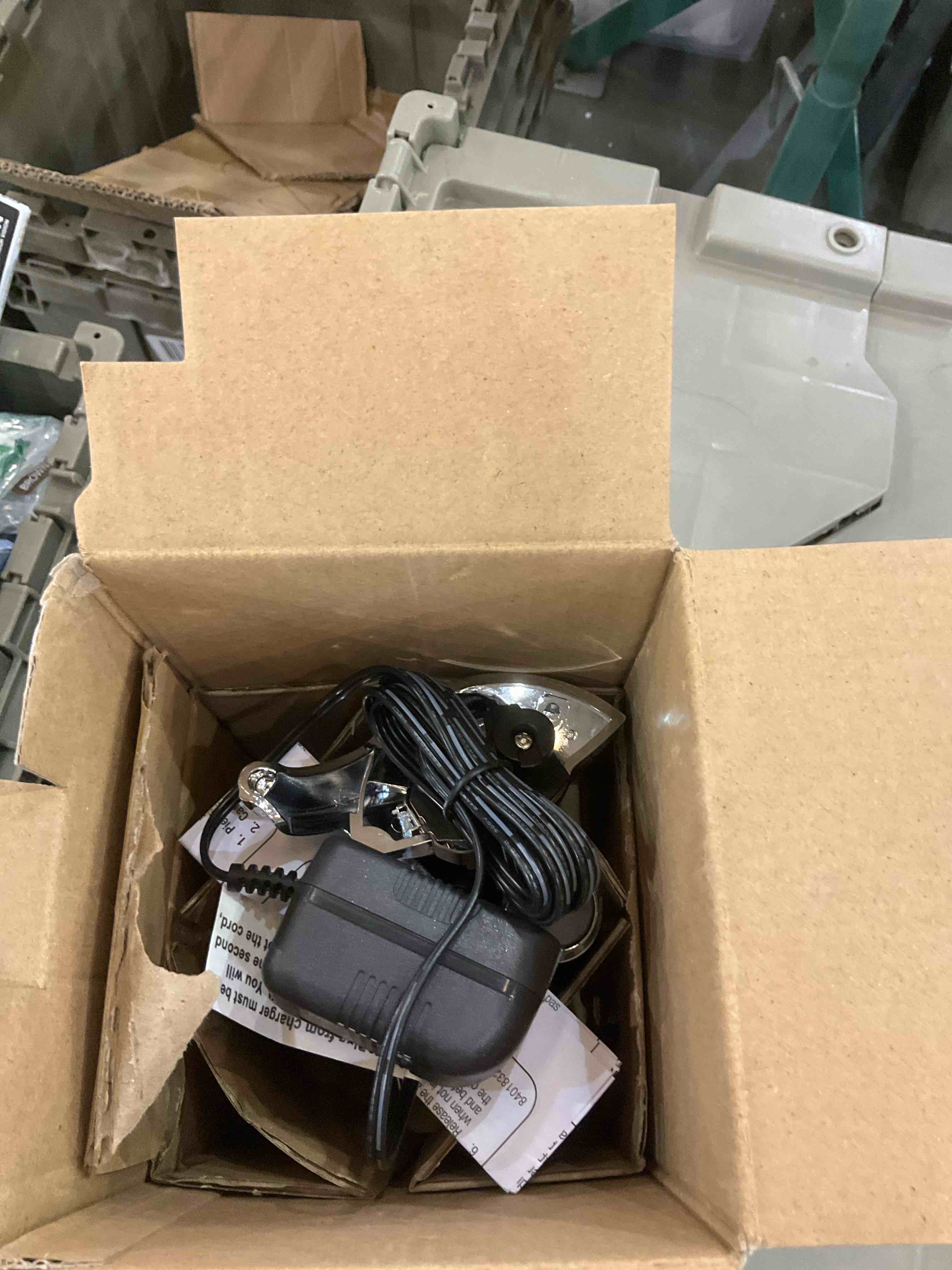 https://s3.amazonaws.com/lotting-images-prod/BargainHunt/EXS01700945_1713374180787.jpeg