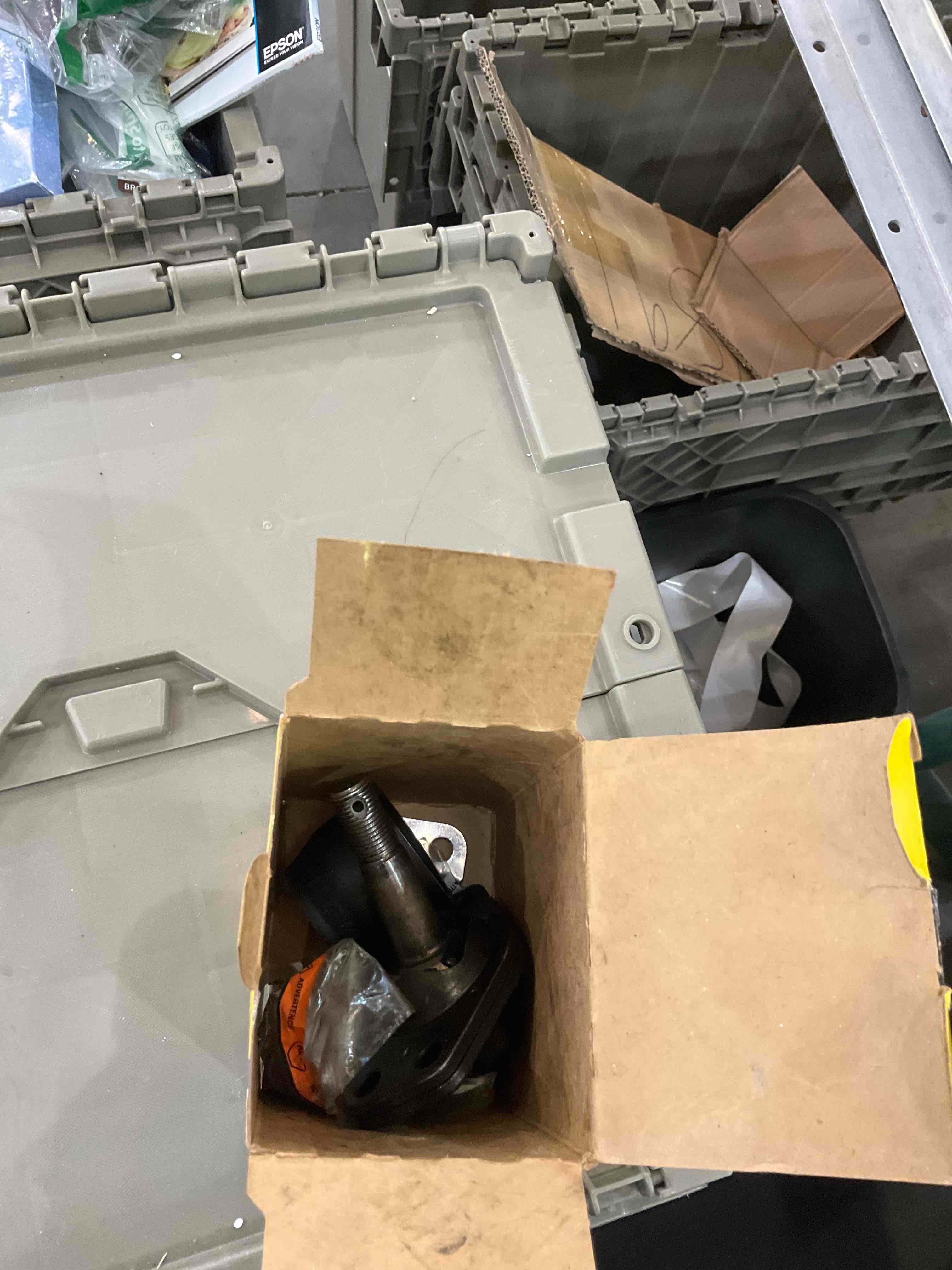 https://s3.amazonaws.com/lotting-images-prod/BargainHunt/EXS01700947_1713374441003.jpeg