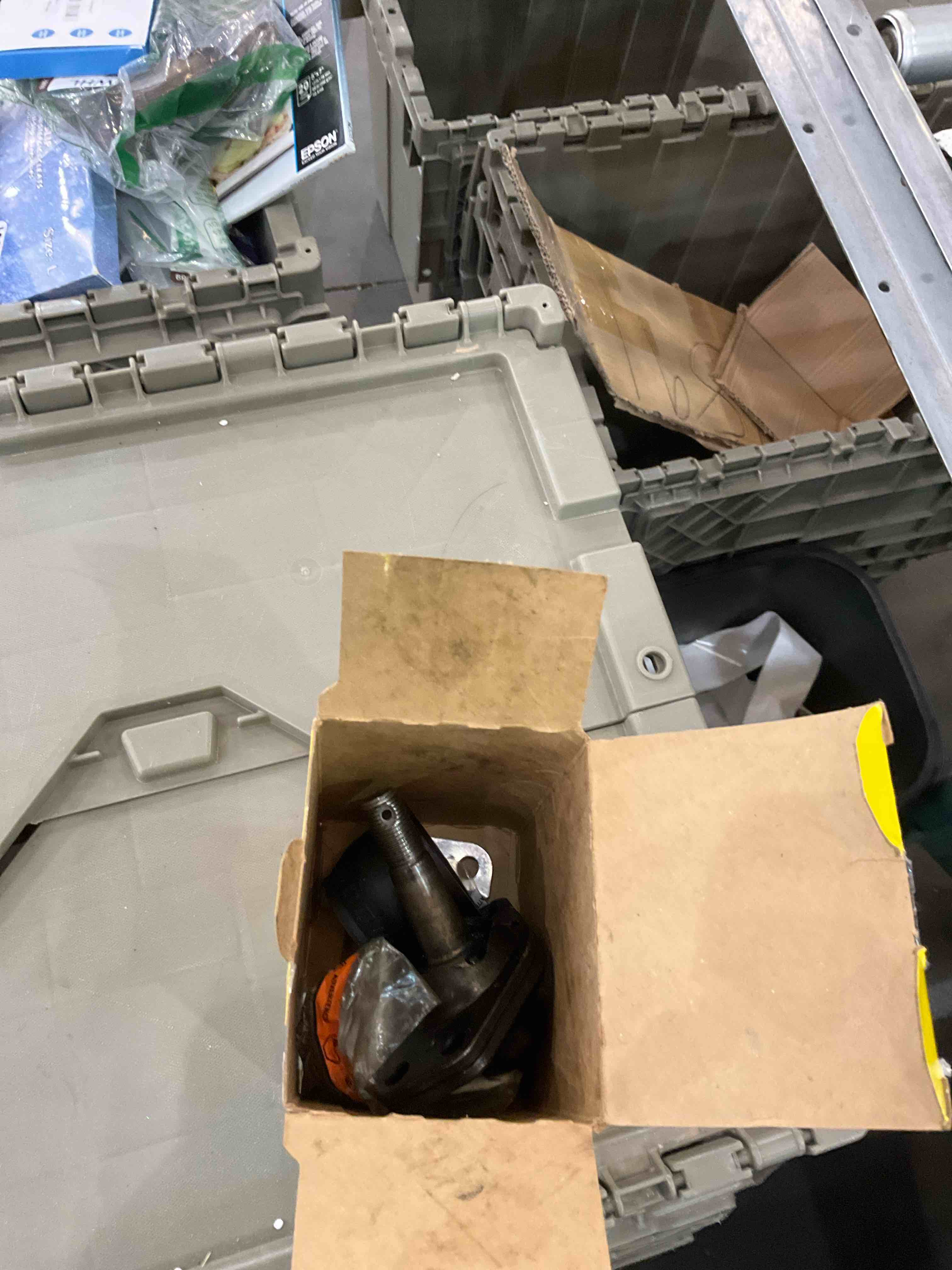 https://s3.amazonaws.com/lotting-images-prod/BargainHunt/EXS01700947_1713374442146.jpeg
