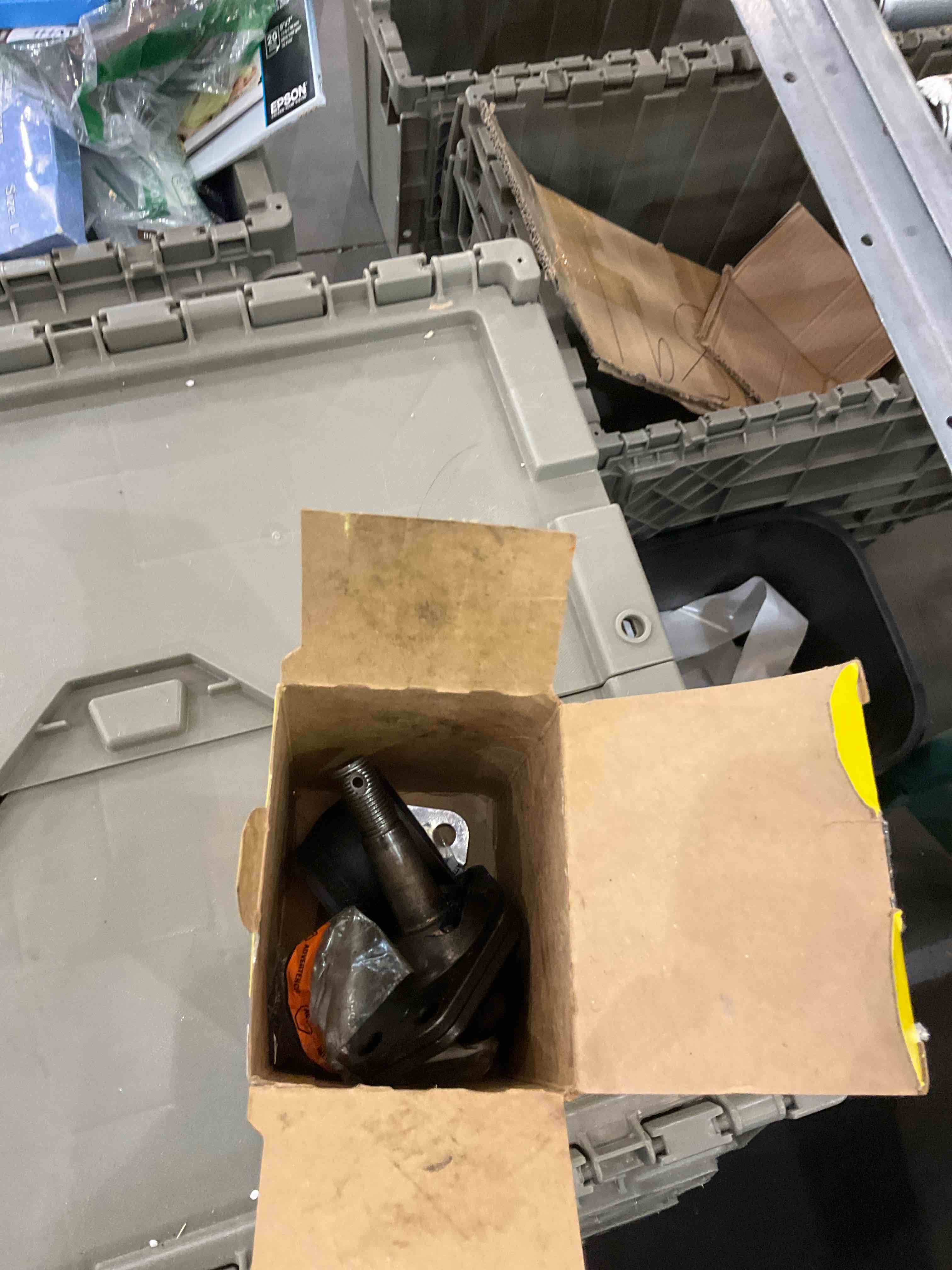 https://s3.amazonaws.com/lotting-images-prod/BargainHunt/EXS01700947_1713374443329.jpeg