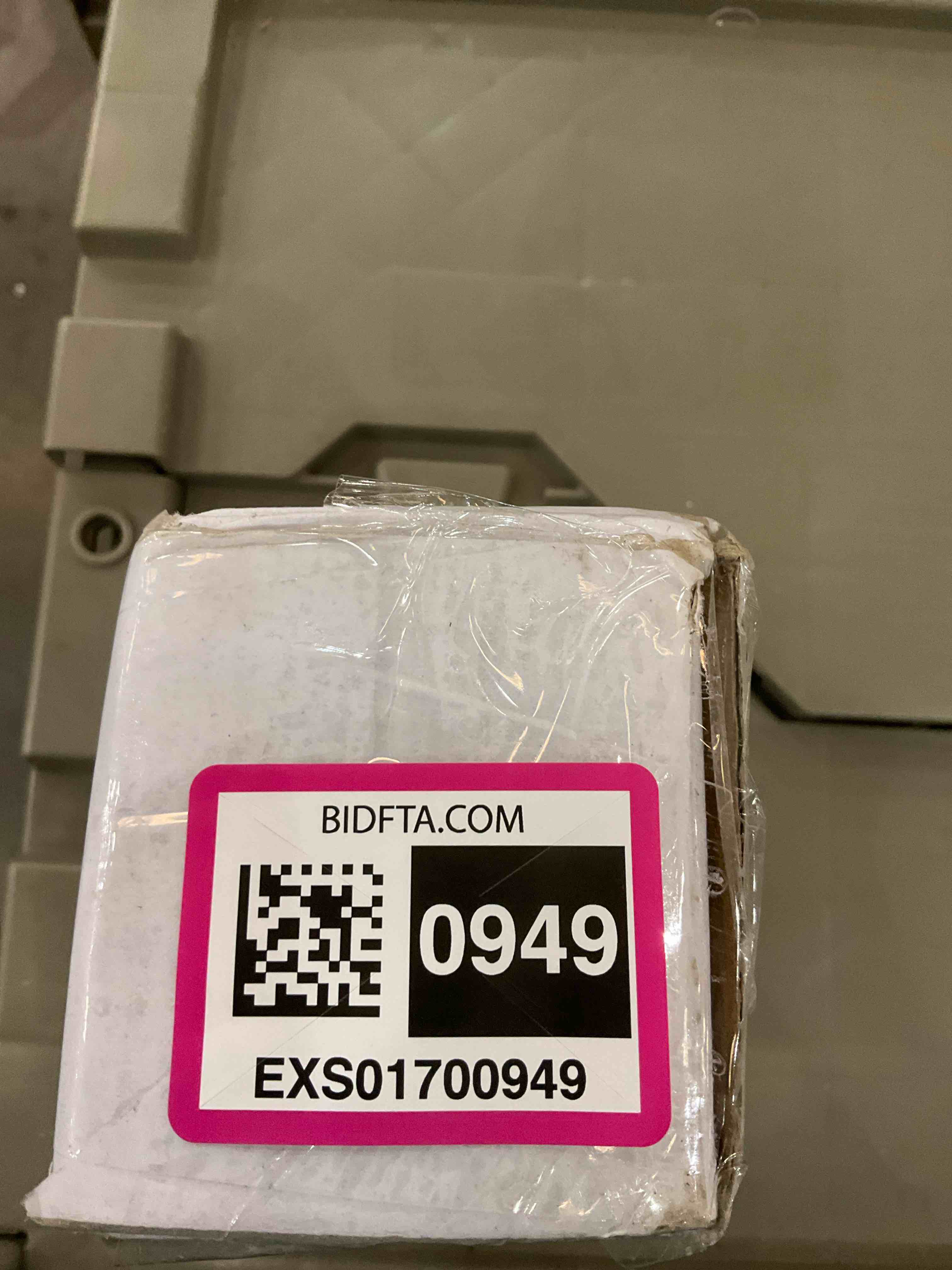 https://s3.amazonaws.com/lotting-images-prod/BargainHunt/EXS01700949_1713374700729.jpeg