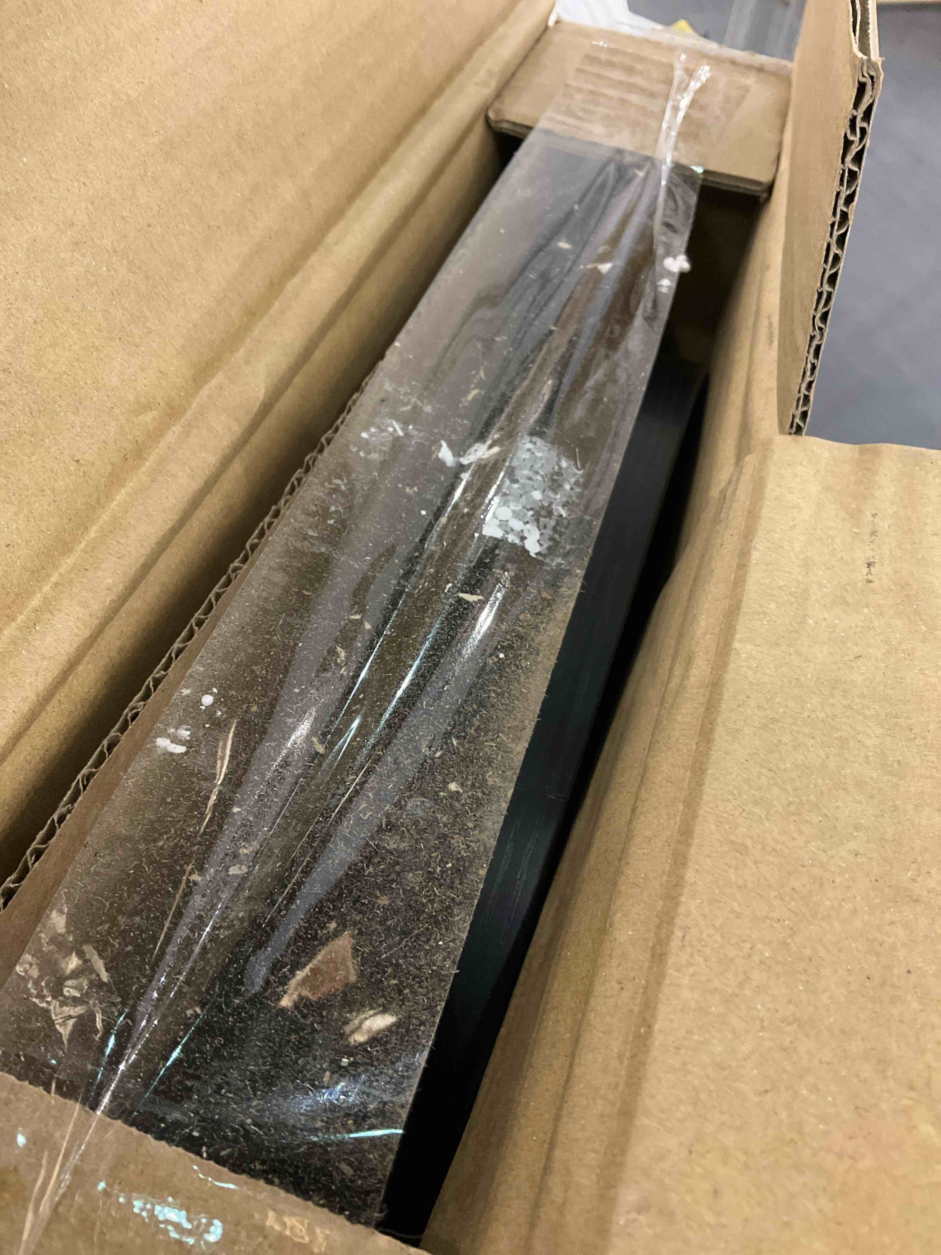 https://s3.amazonaws.com/lotting-images-prod/BargainHunt/EXS01701051_1712843826195.jpeg