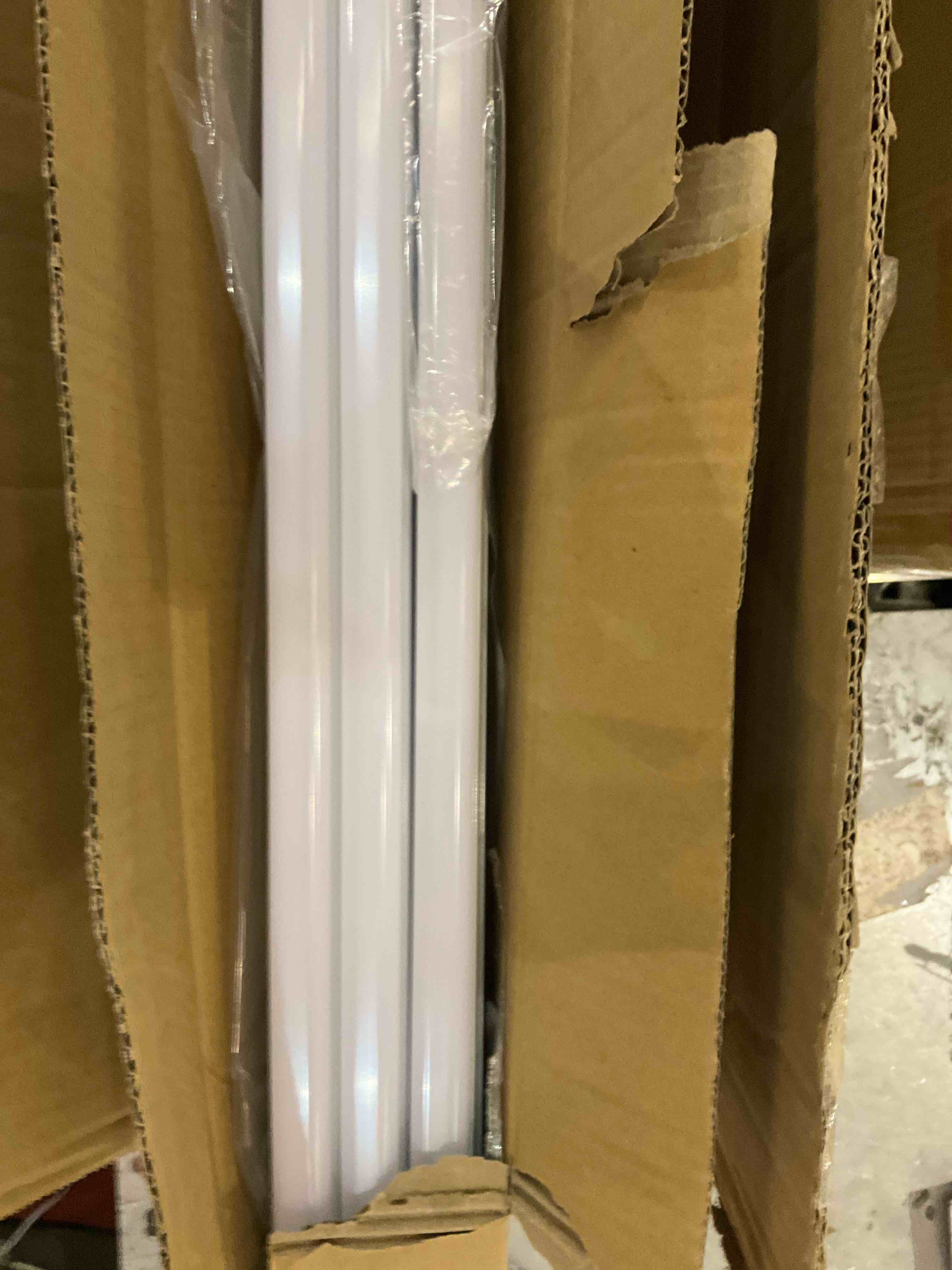 https://s3.amazonaws.com/lotting-images-prod/BargainHunt/EXS01701855_1713450281678.jpeg