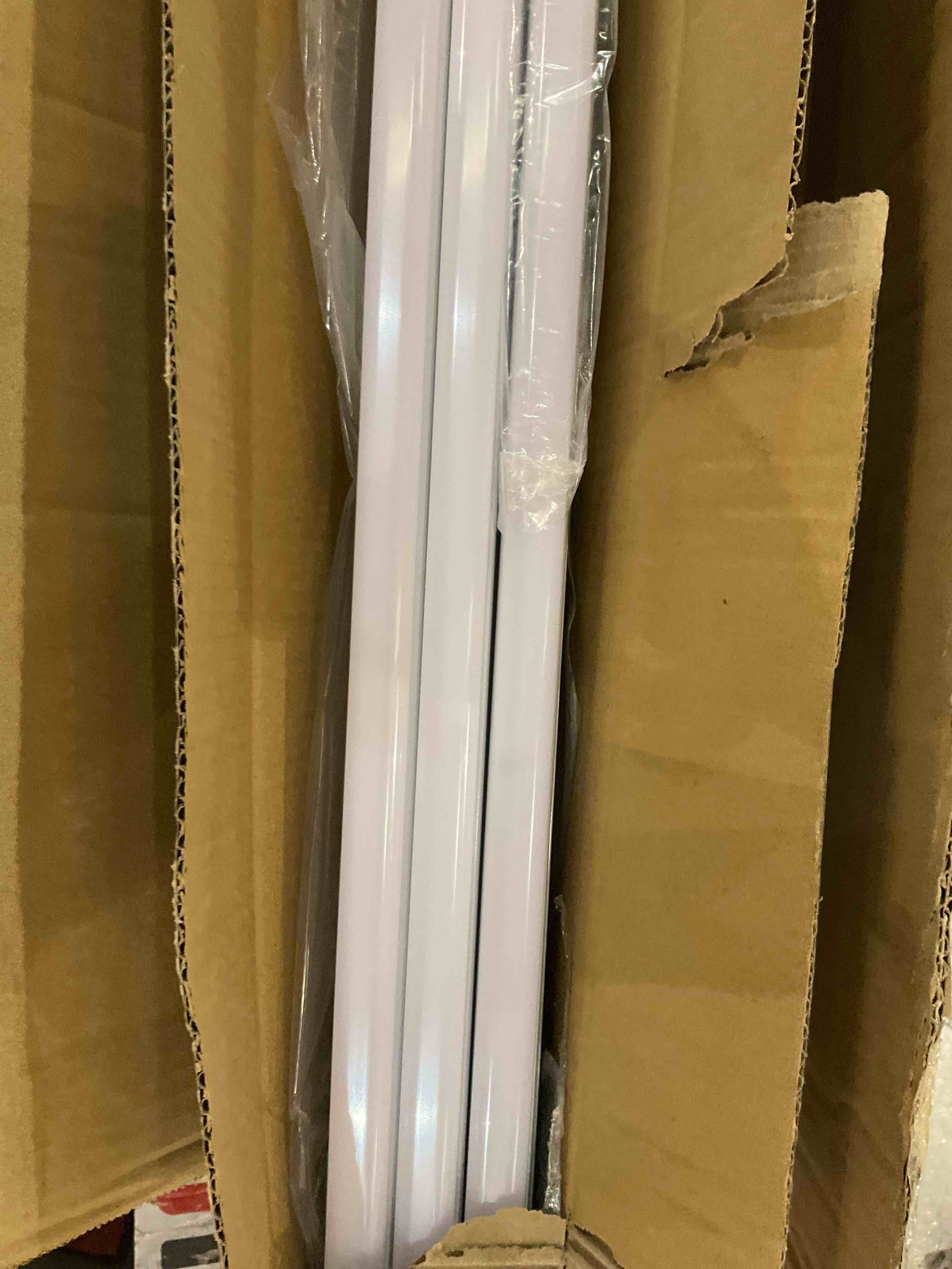 https://s3.amazonaws.com/lotting-images-prod/BargainHunt/EXS01701855_1713450282946.jpeg