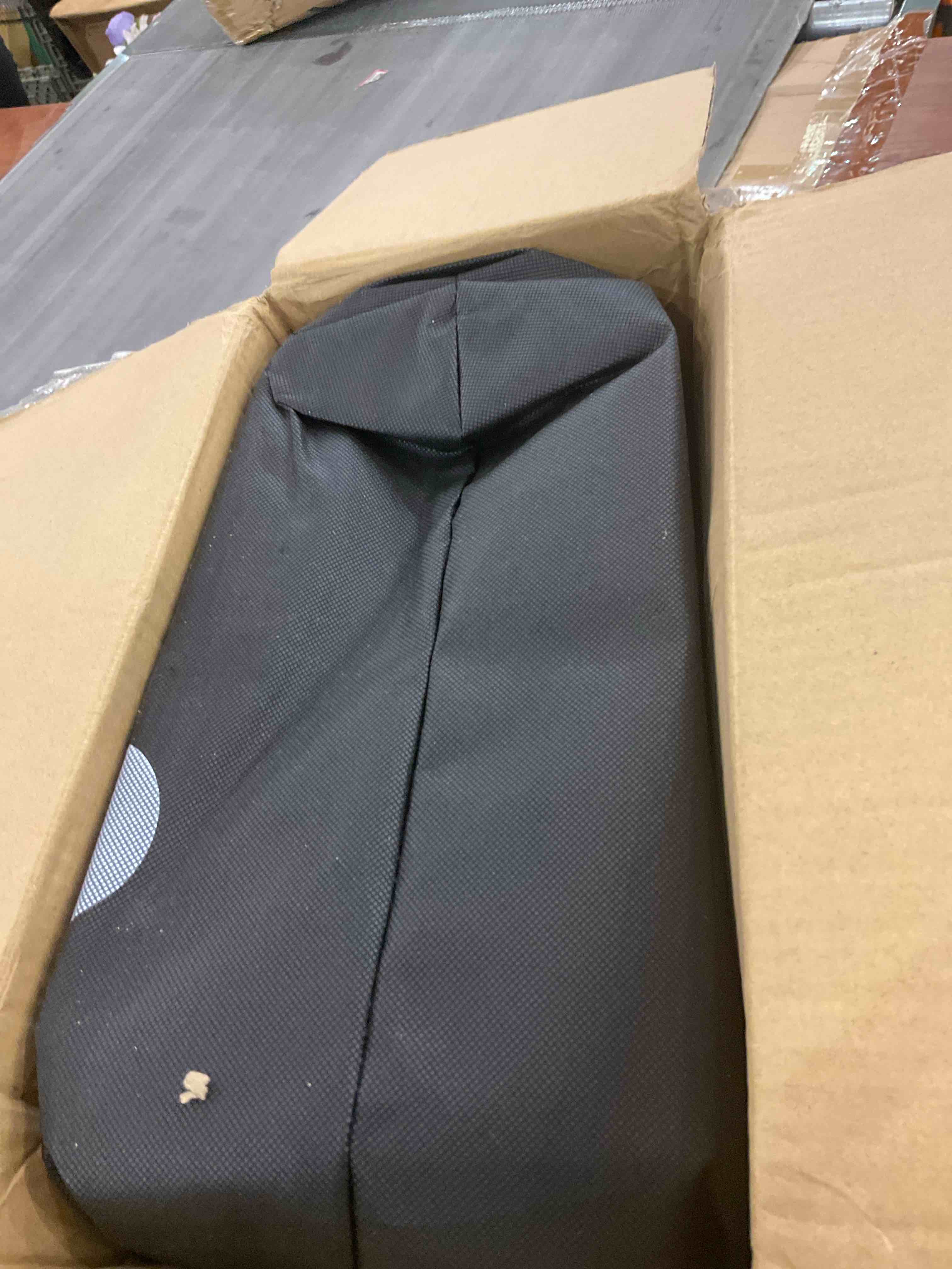 https://s3.amazonaws.com/lotting-images-prod/BargainHunt/EXS01702025_1713548688985.jpeg