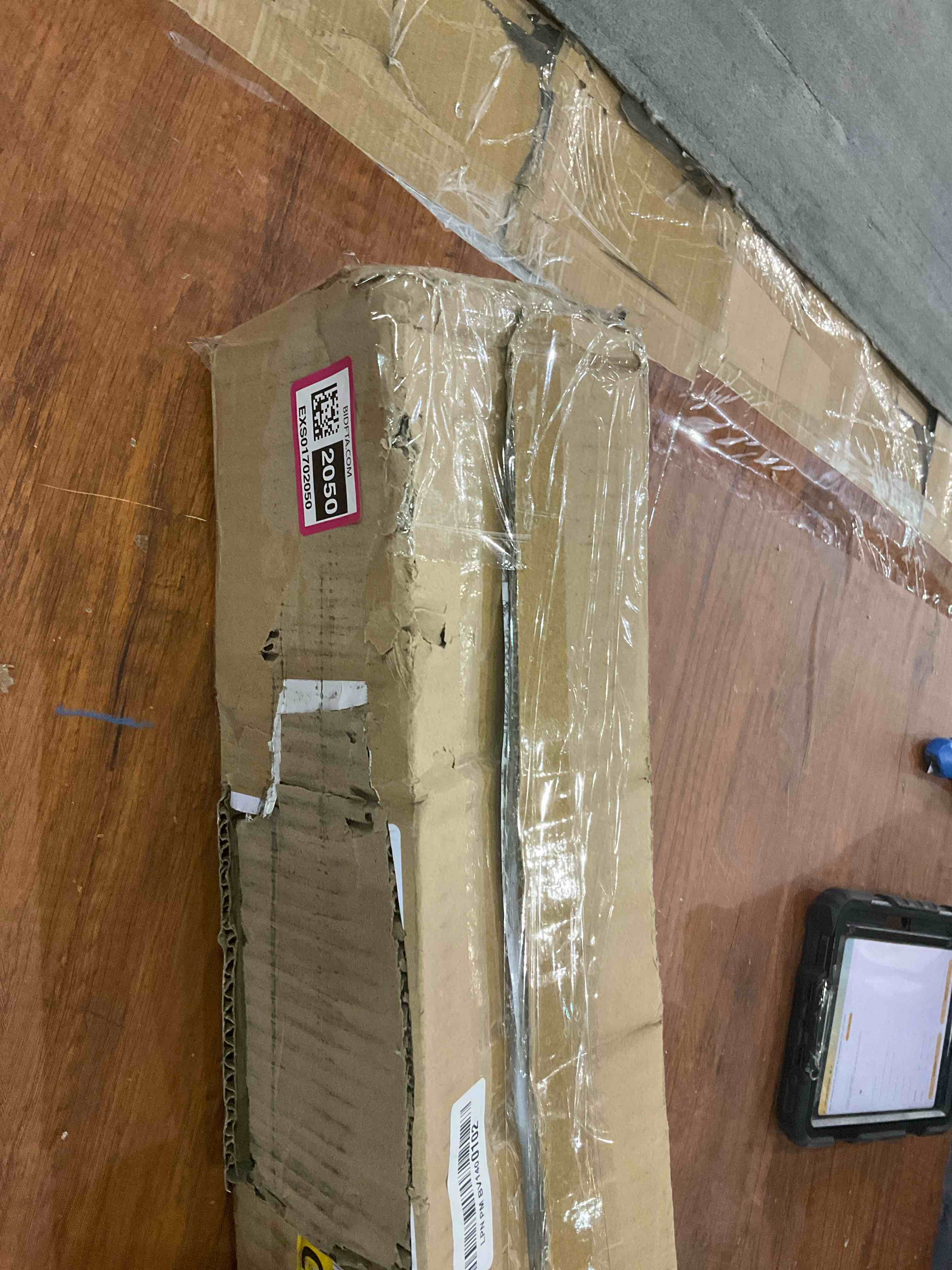 https://s3.amazonaws.com/lotting-images-prod/BargainHunt/EXS01702050_1713871371472.jpeg