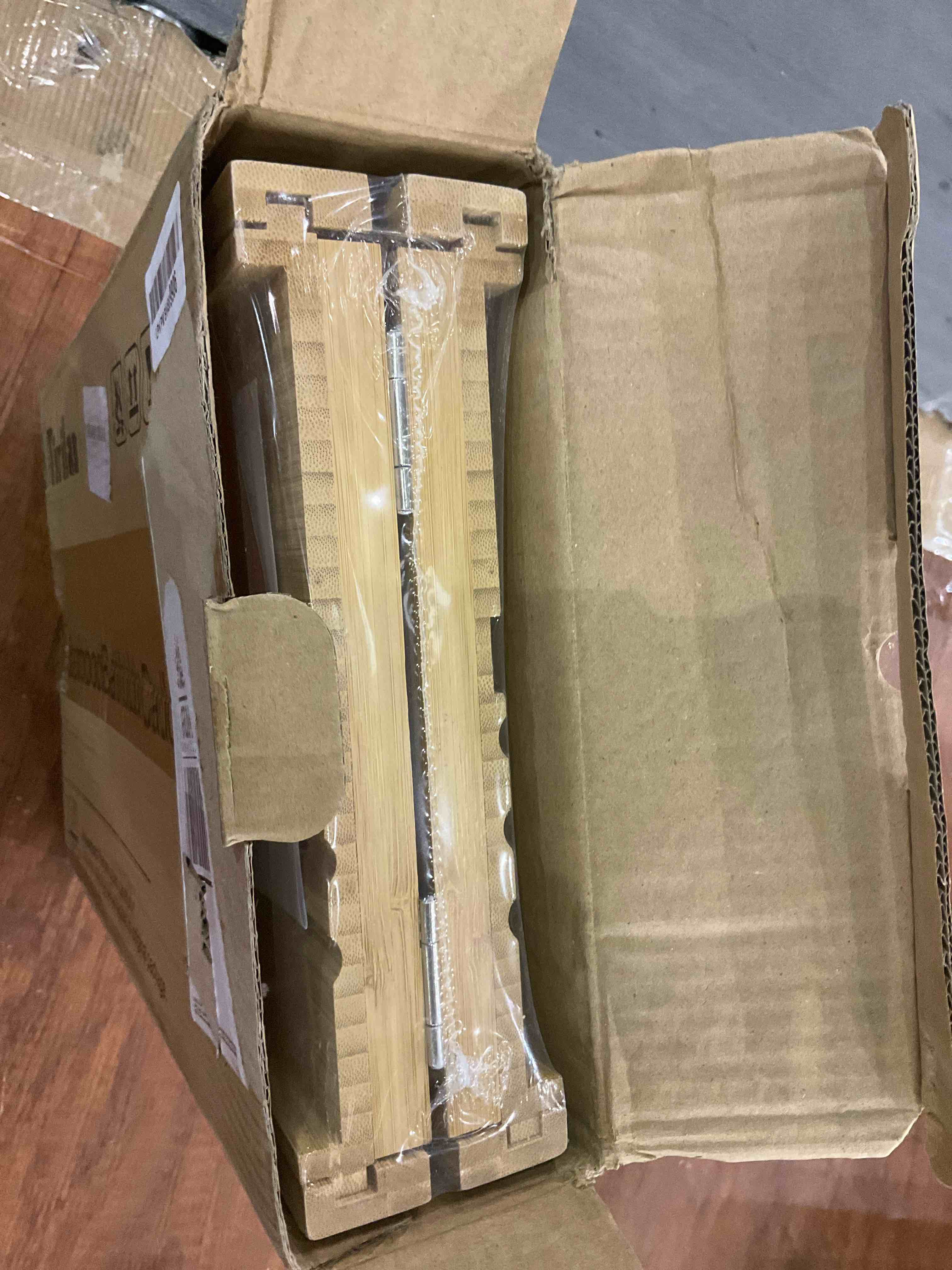https://s3.amazonaws.com/lotting-images-prod/BargainHunt/EXS01702060_1713872545032.jpeg