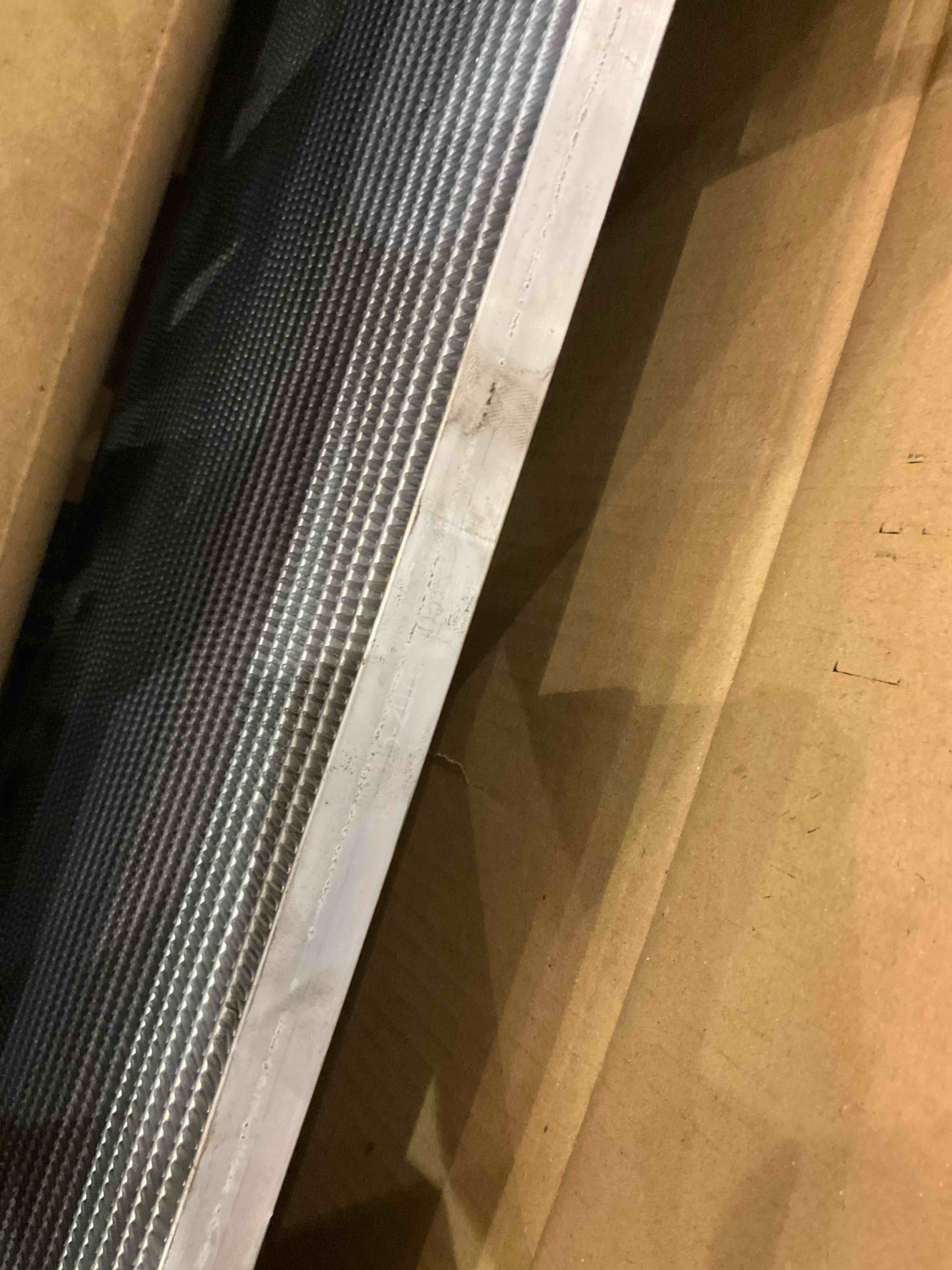 https://s3.amazonaws.com/lotting-images-prod/BargainHunt/EXS01702190_1716295121998.jpeg