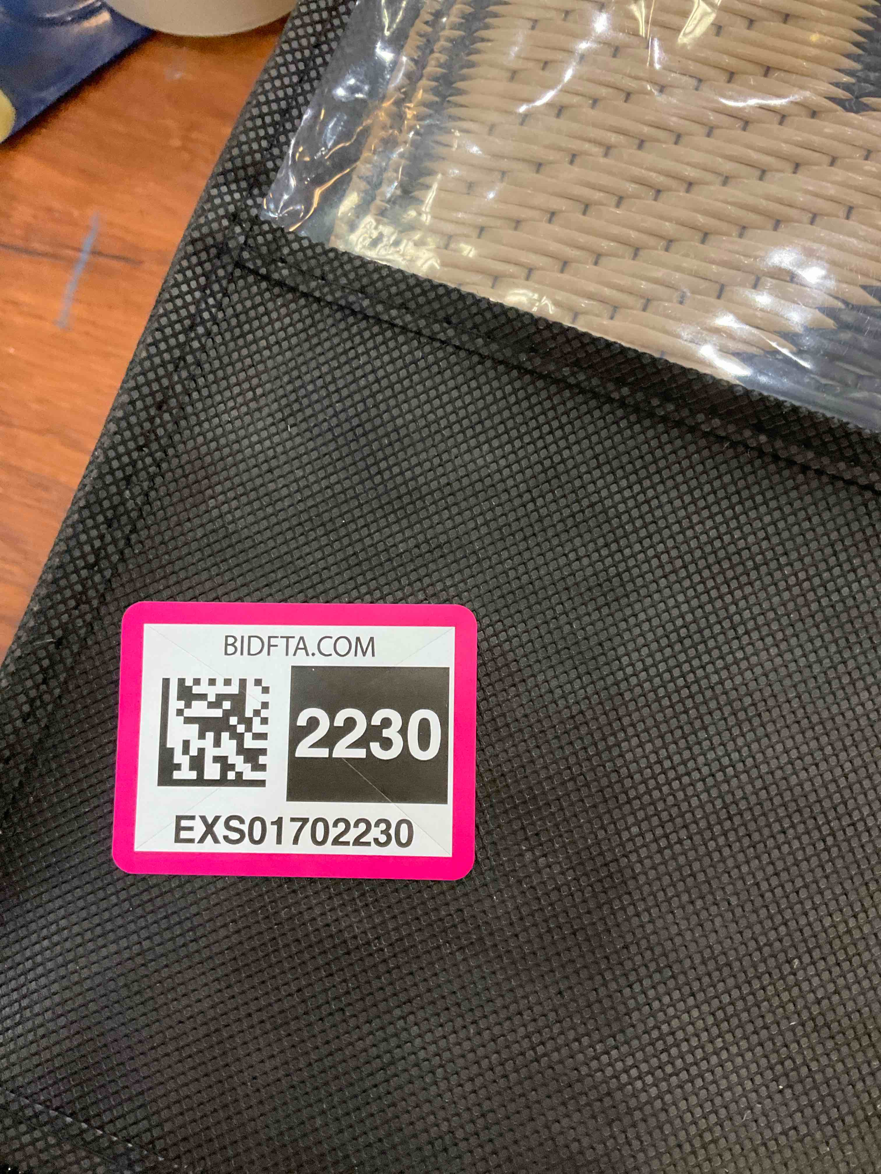 https://s3.amazonaws.com/lotting-images-prod/BargainHunt/EXS01702230_1716303312969.jpeg