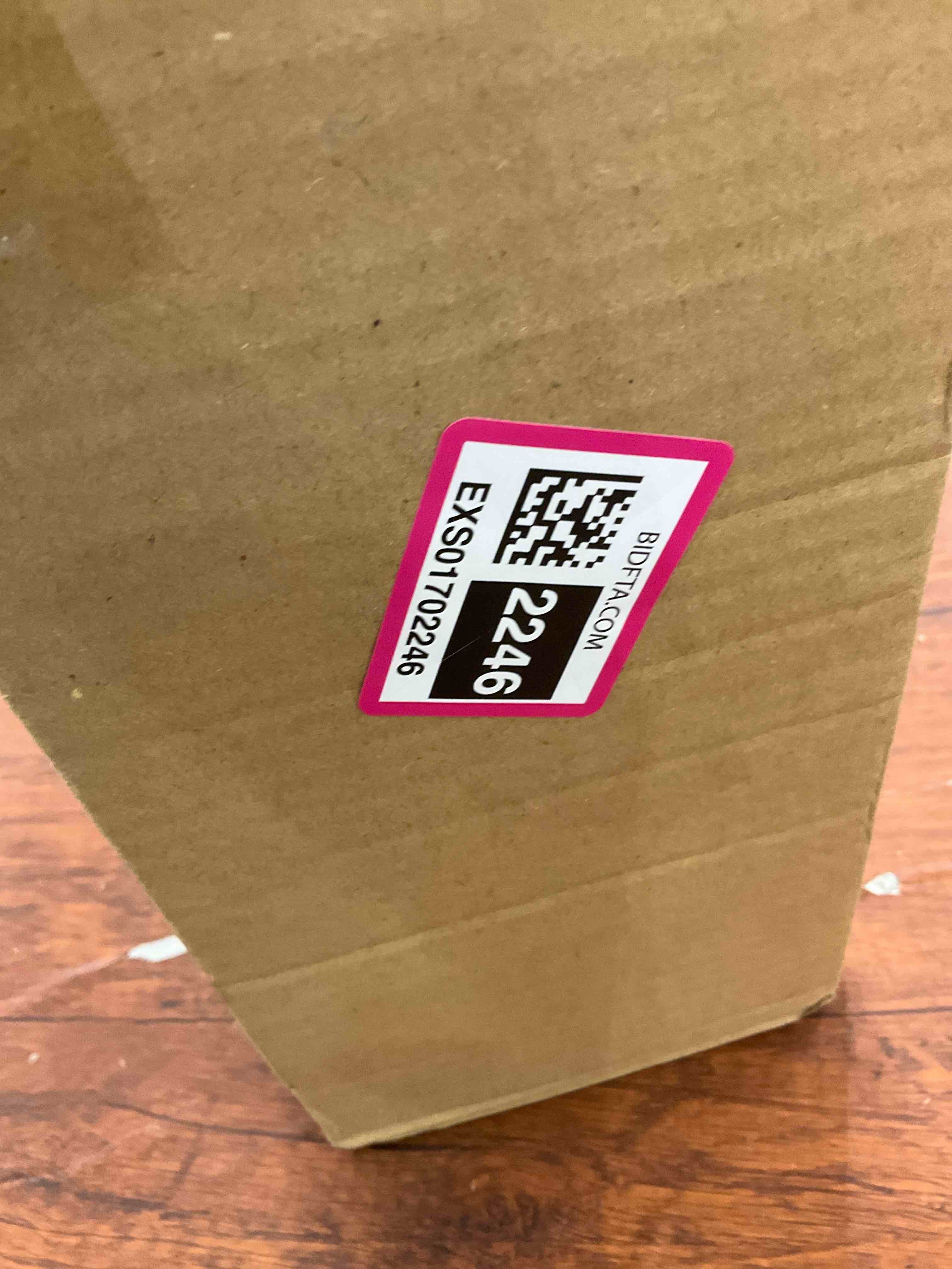 https://s3.amazonaws.com/lotting-images-prod/BargainHunt/EXS01702246_1716304937922.jpeg