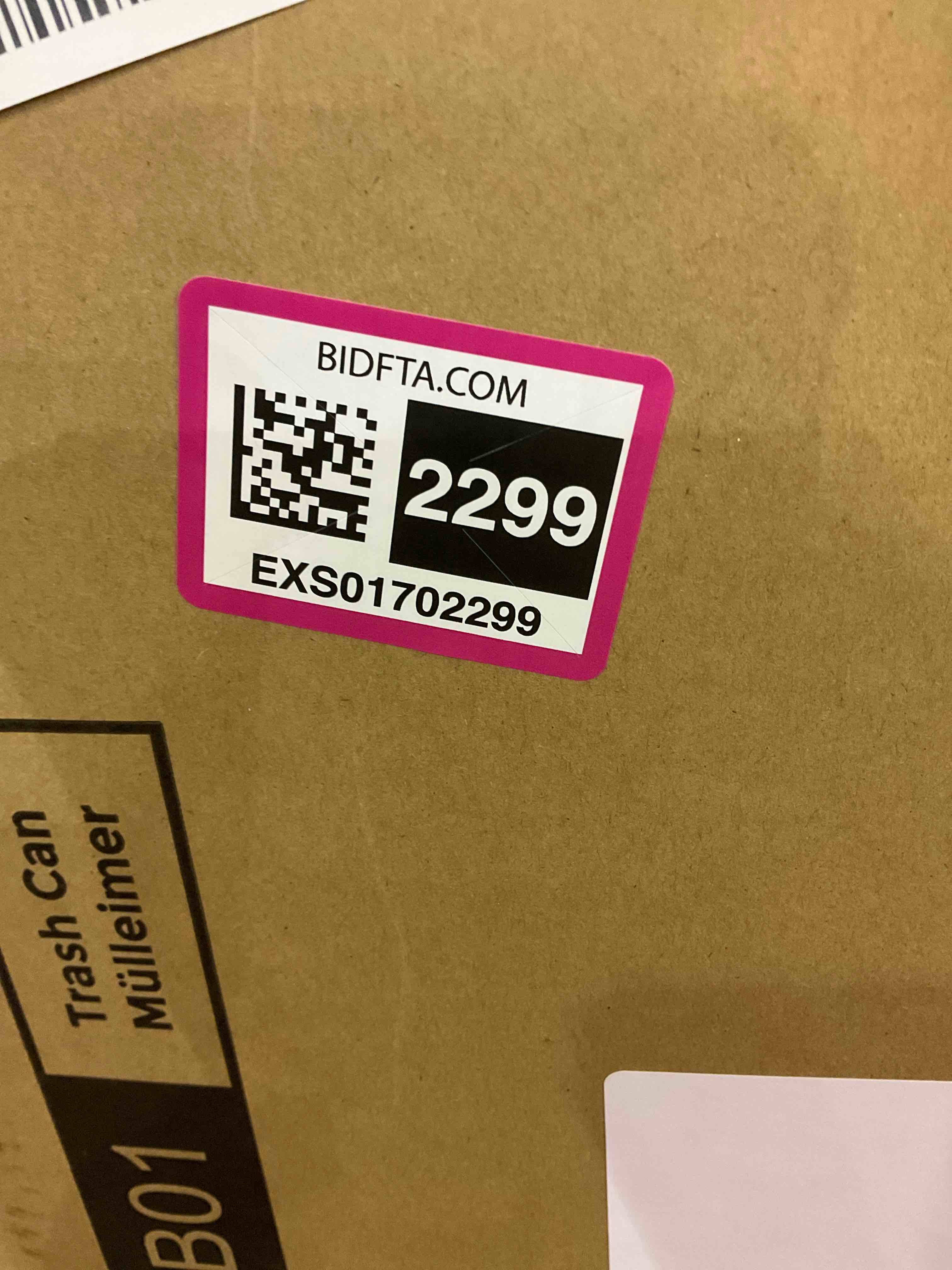 https://s3.amazonaws.com/lotting-images-prod/BargainHunt/EXS01702299_1716377270144.jpeg