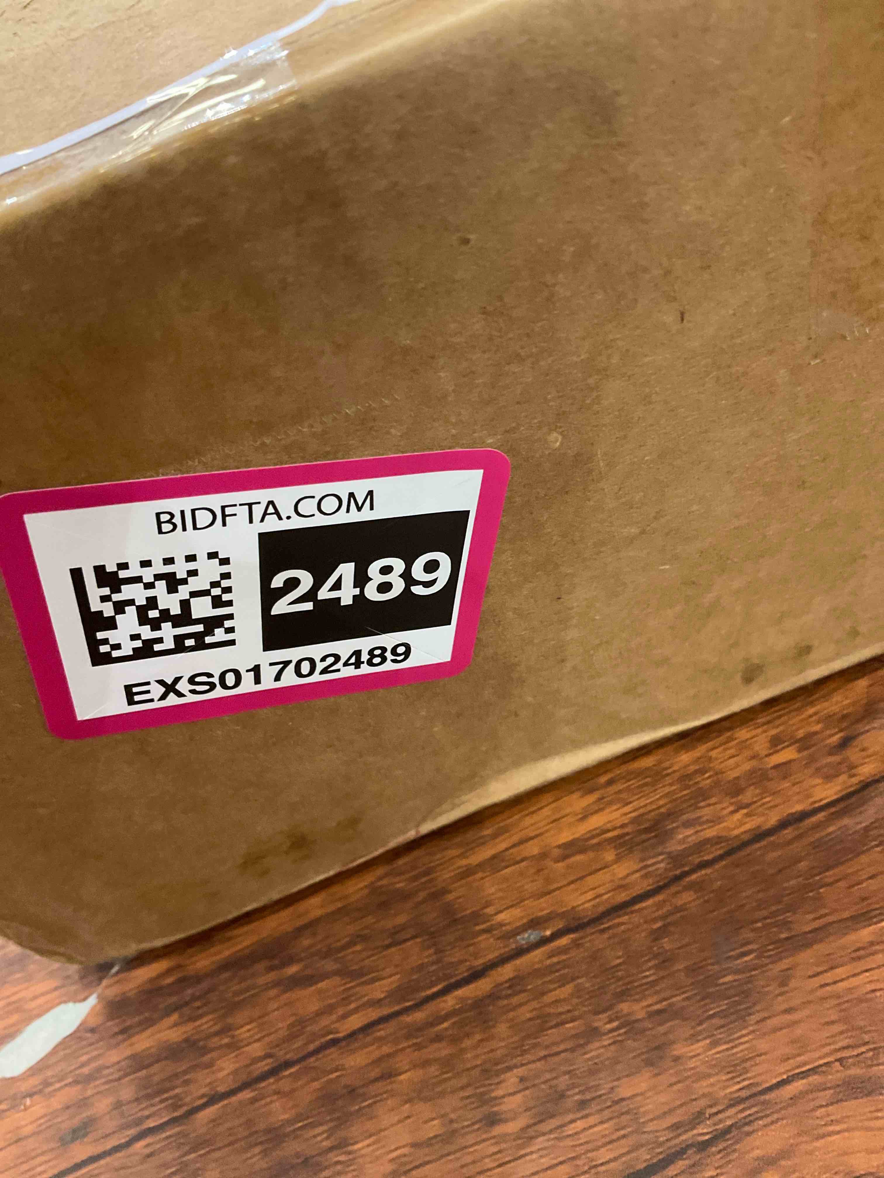 https://s3.amazonaws.com/lotting-images-prod/BargainHunt/EXS01702489_1716474187696.jpeg