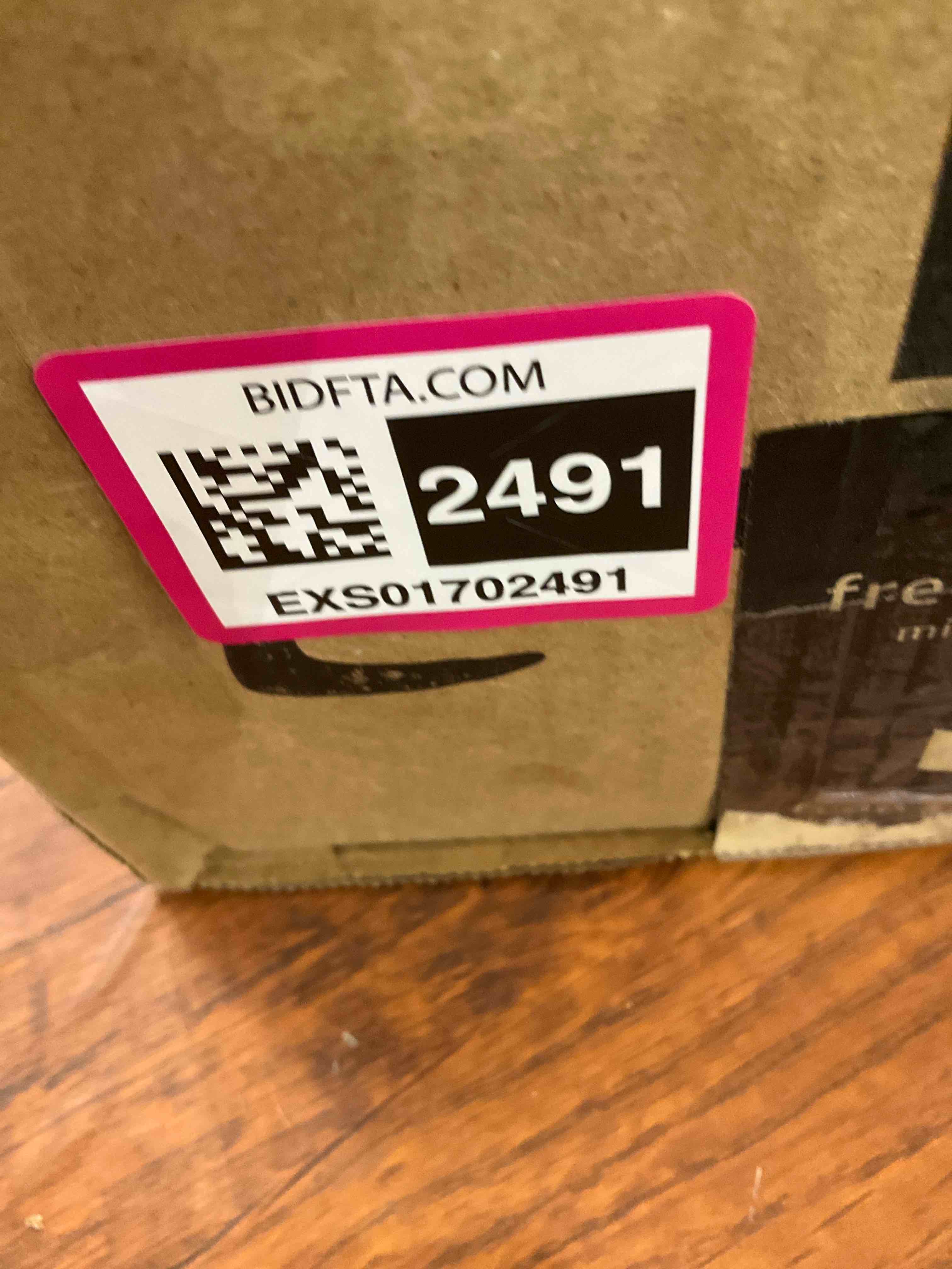 https://s3.amazonaws.com/lotting-images-prod/BargainHunt/EXS01702491_1716474355313.jpeg