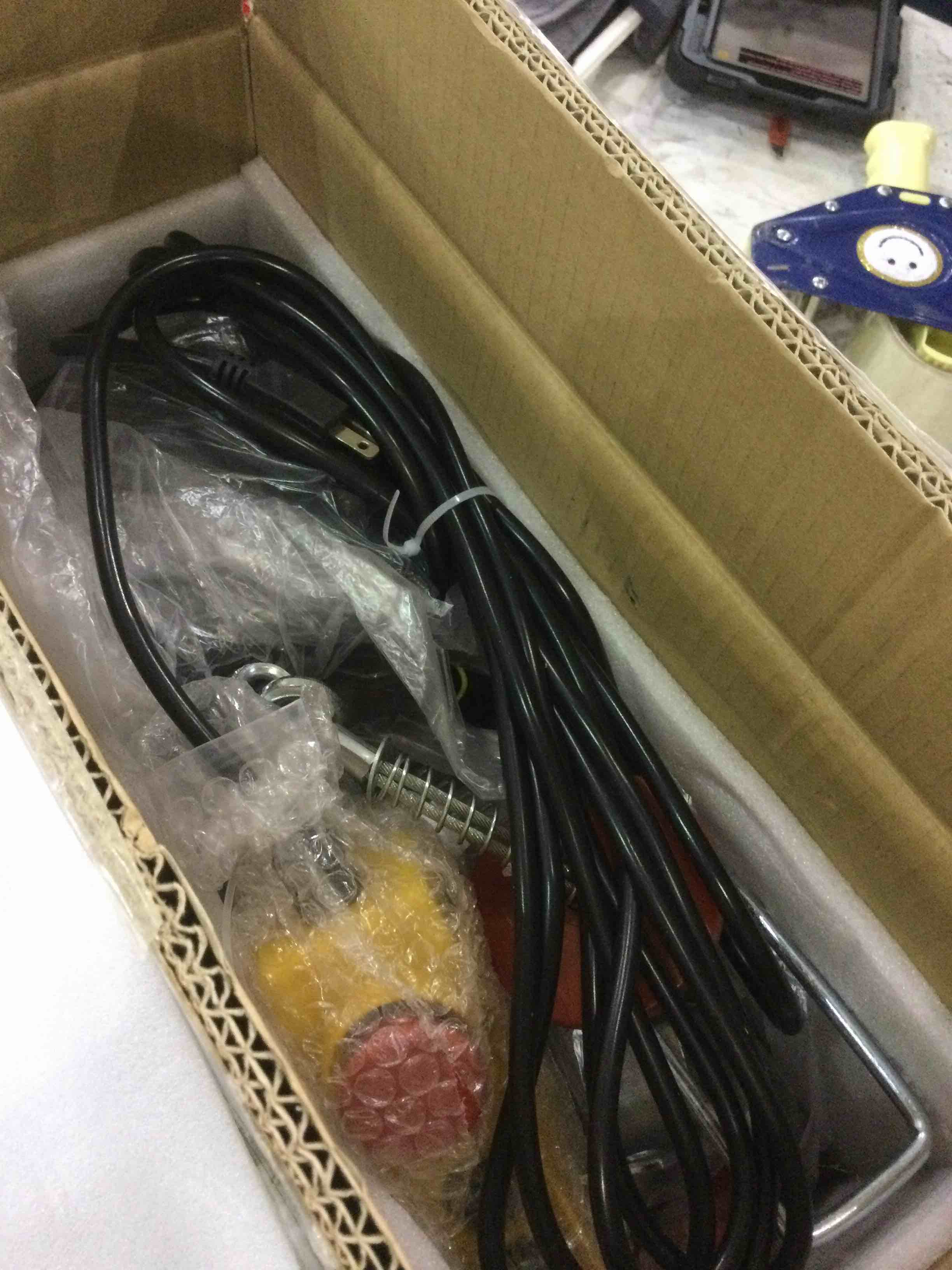 https://s3.amazonaws.com/lotting-images-prod/BargainHunt/EXS01702559_1713871802658.jpeg