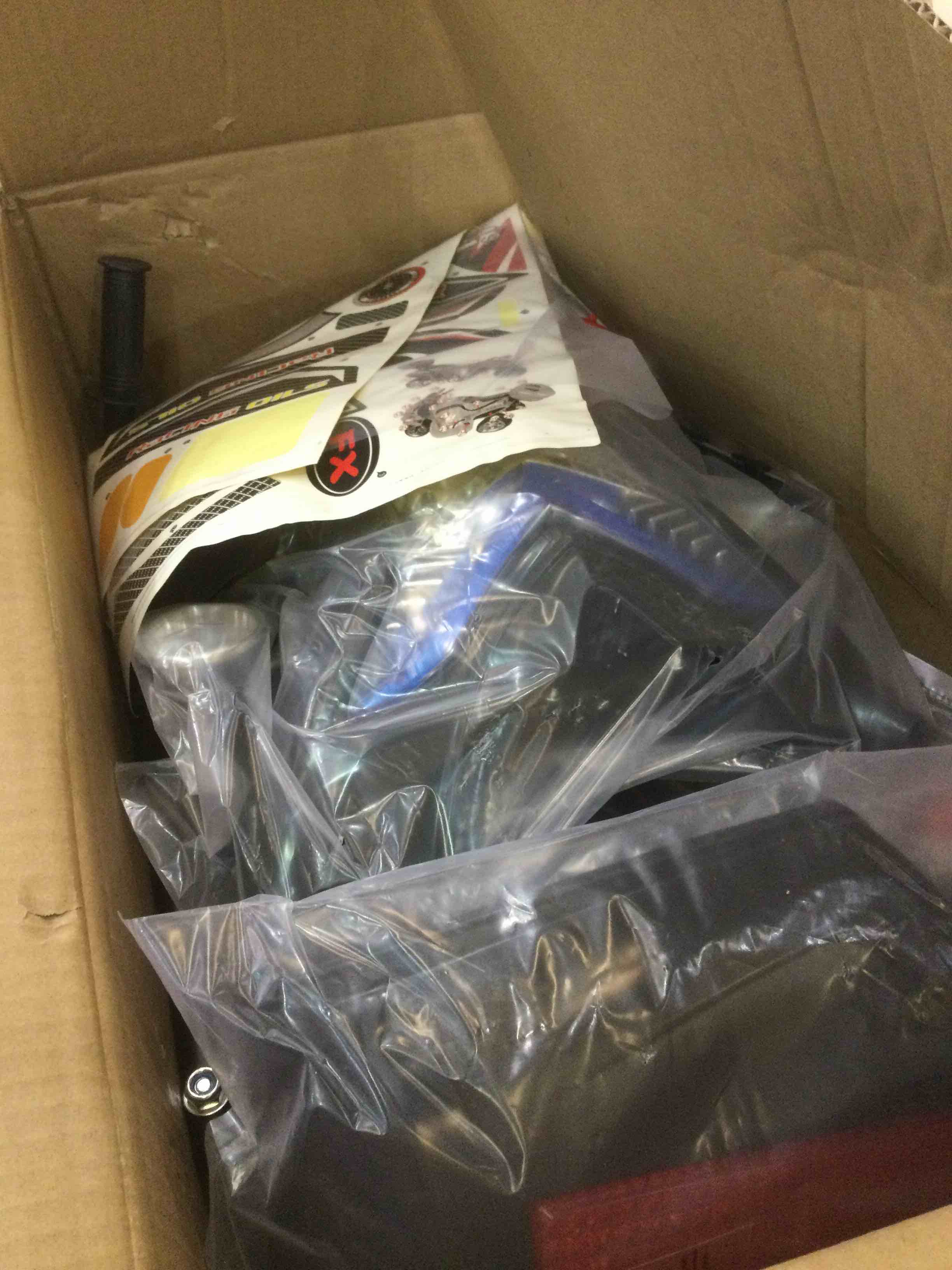 https://s3.amazonaws.com/lotting-images-prod/BargainHunt/EXS01702683_1713886375965.jpeg